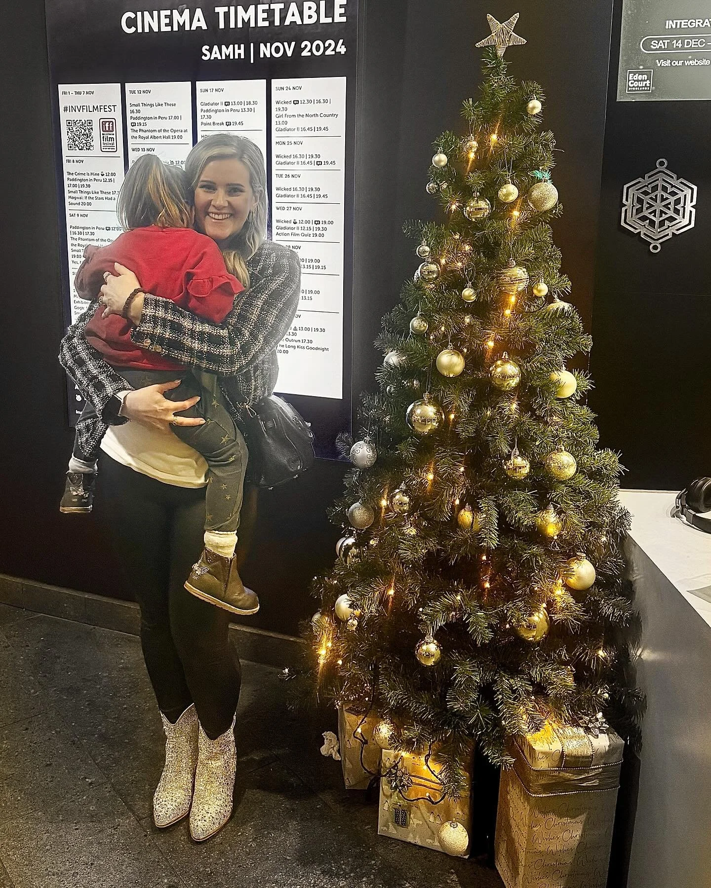 My last fair of 2024 completed ✅
Thank you so much to everybody who has visited me over this year, making my 10th year in business one to remember! 🥰
Back to the studio for me this week to finish creating all of your lovely Christmas orders and co
