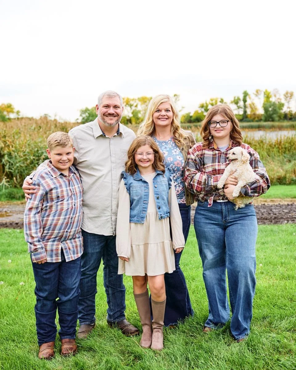 I&rsquo;m loving all these fall colors! ☺️ 

The Waloch family 🍂. 

#northdakotafamily #northdakotafamilyphotographer #northdakota