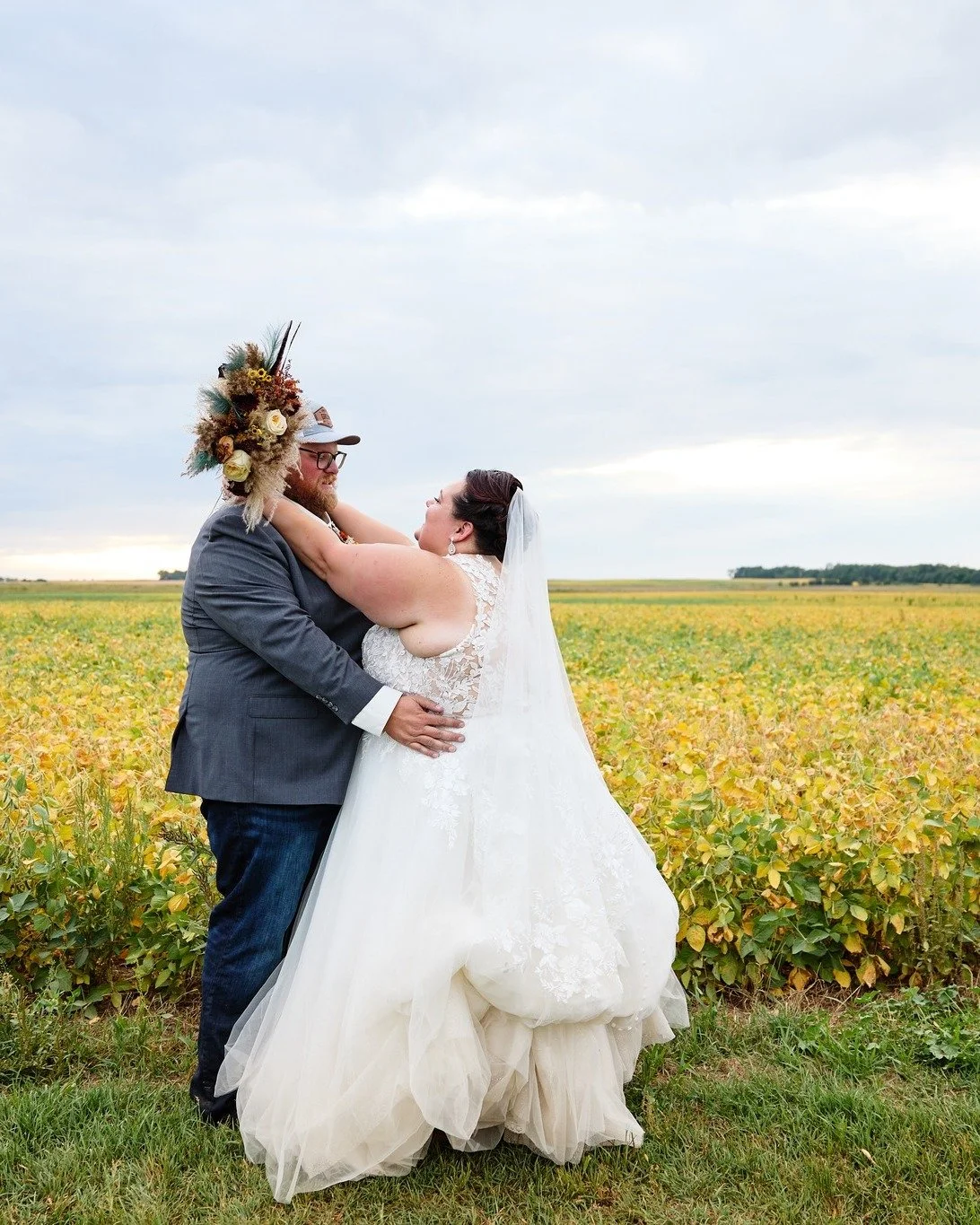 That "just married" feeling! 

The Johnsons | Shane and Kaydee 

#northdakotaweddingphotographer #ndweddingphotographer #midwestweddingphotographer #farmweddingphotographer