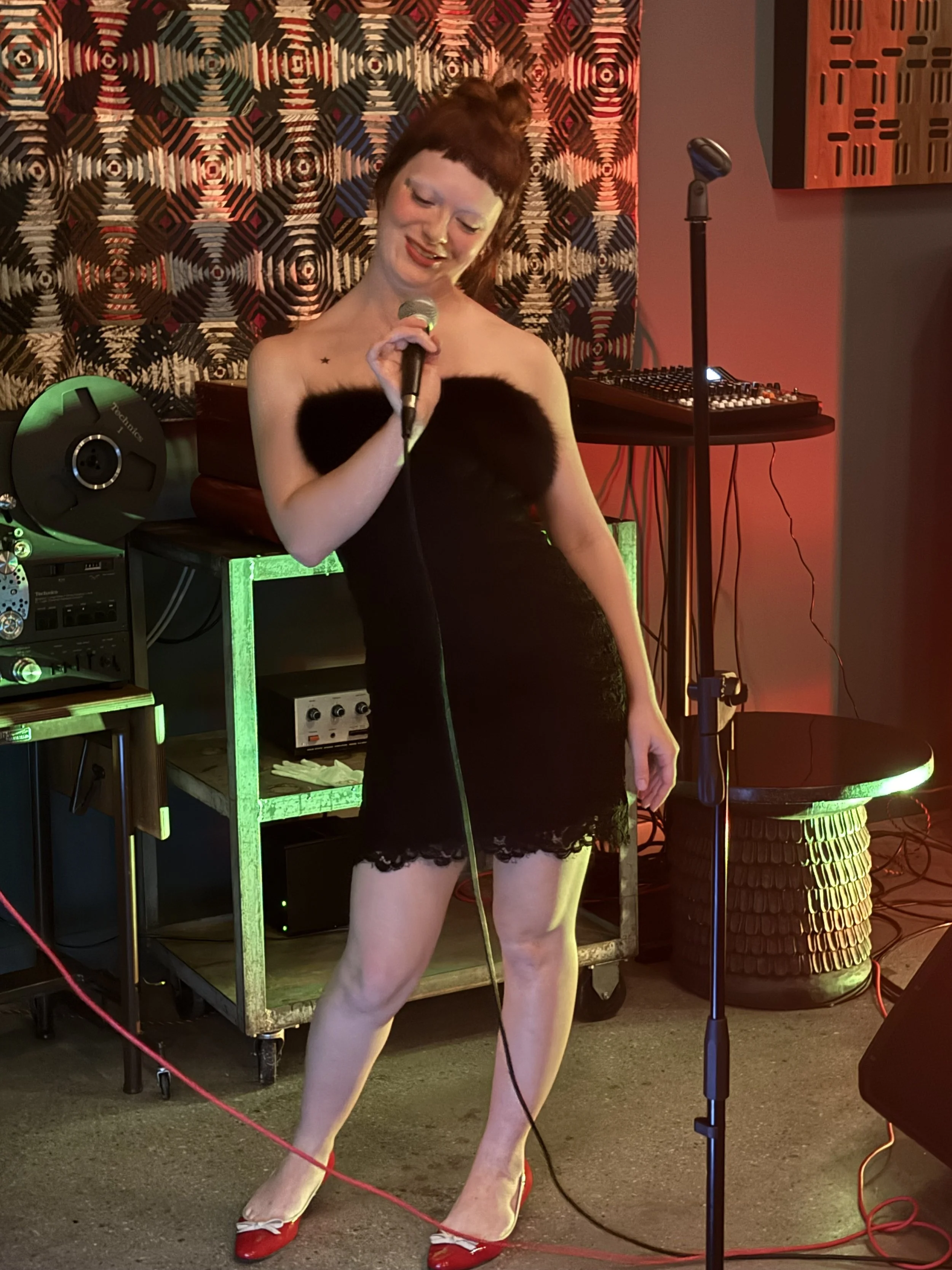 Holiday Cabaret — Various Performers with Chris Case on keys