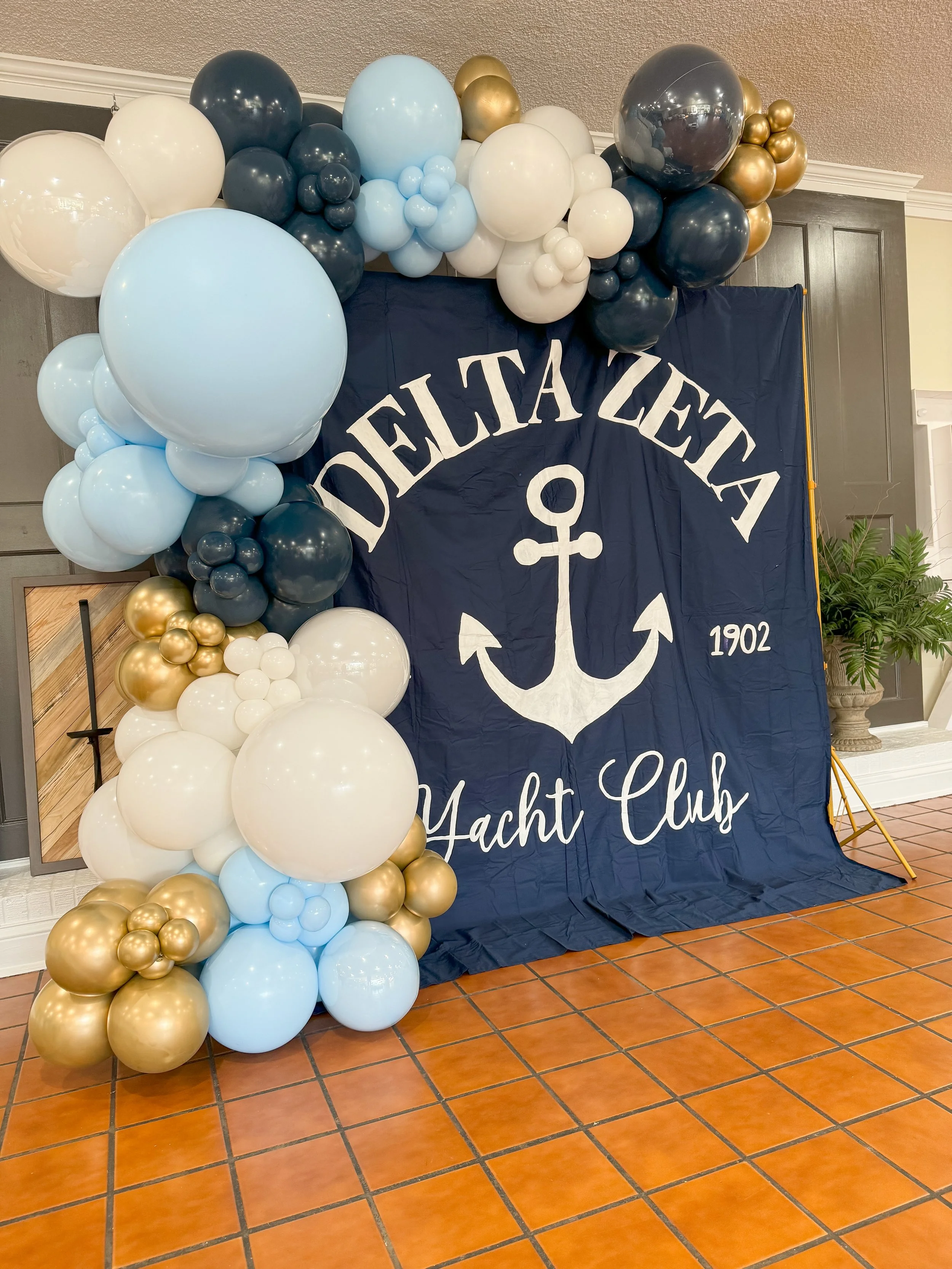 Murray State Sorority Balloon Garland.jpg