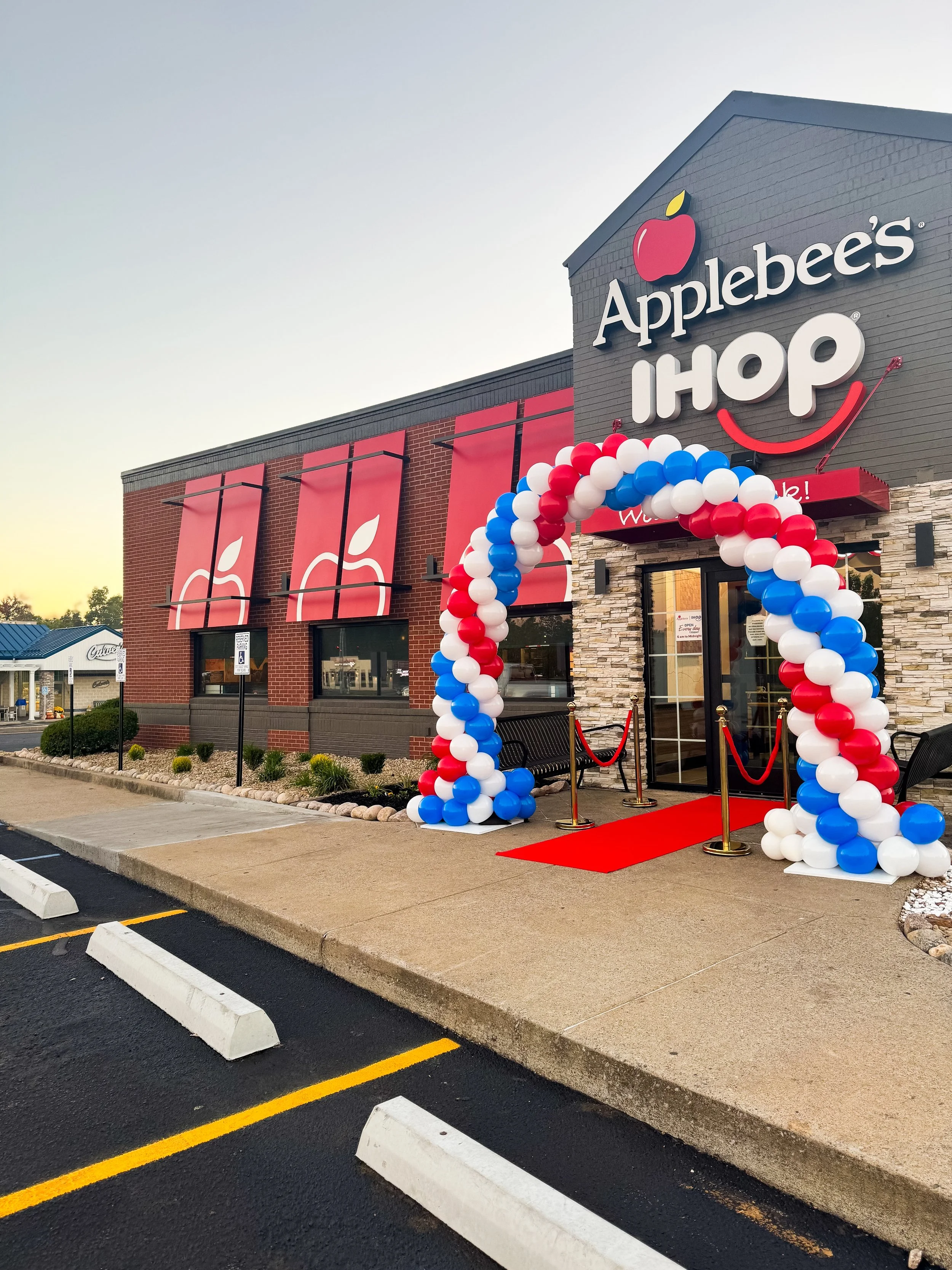 Applebee's IHOP Balloons