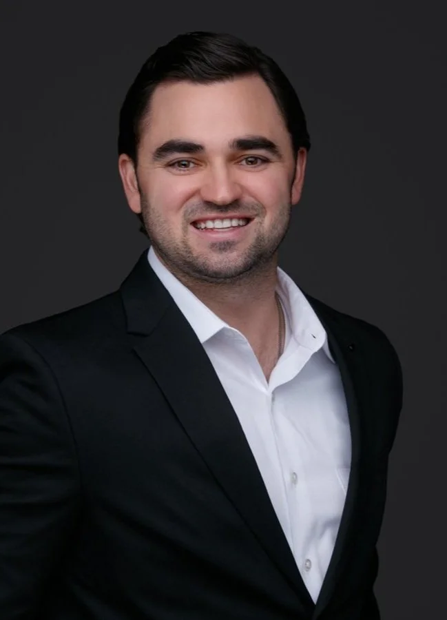 5658_SD HEADSHOTS_FORSOCIALMEDIA.jpg