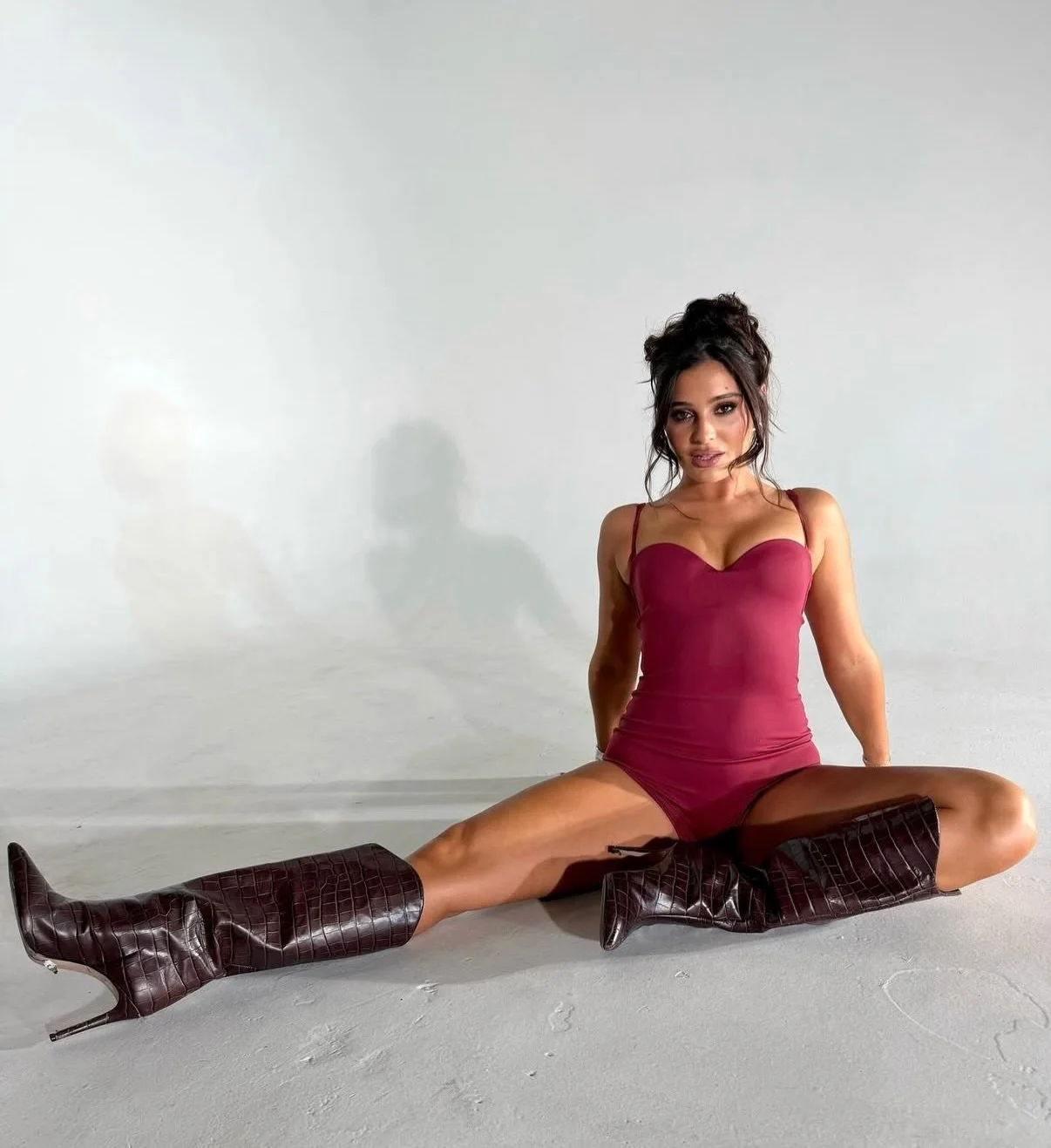 Undeniably bronzed. Effortlessly expensive 💋