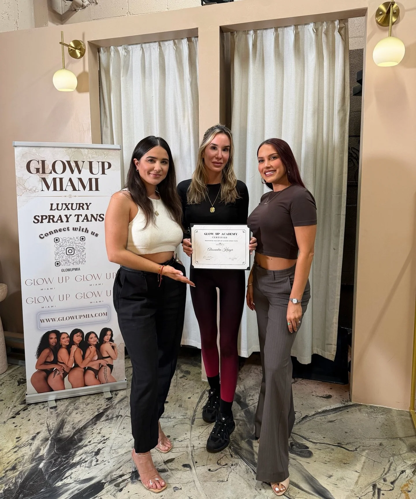 Step inside our training ➡️➡️ Where new artists learn the why behind every move &amp; walk away knowing exactly what they&rsquo;re doing. 

Interested in learning with us? Send us a message! We&rsquo;d love to chat.