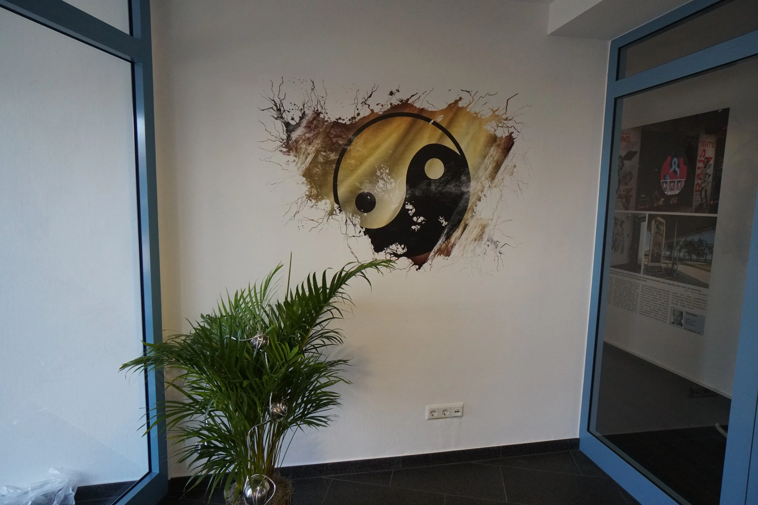 looks hidden behind wall.JPG