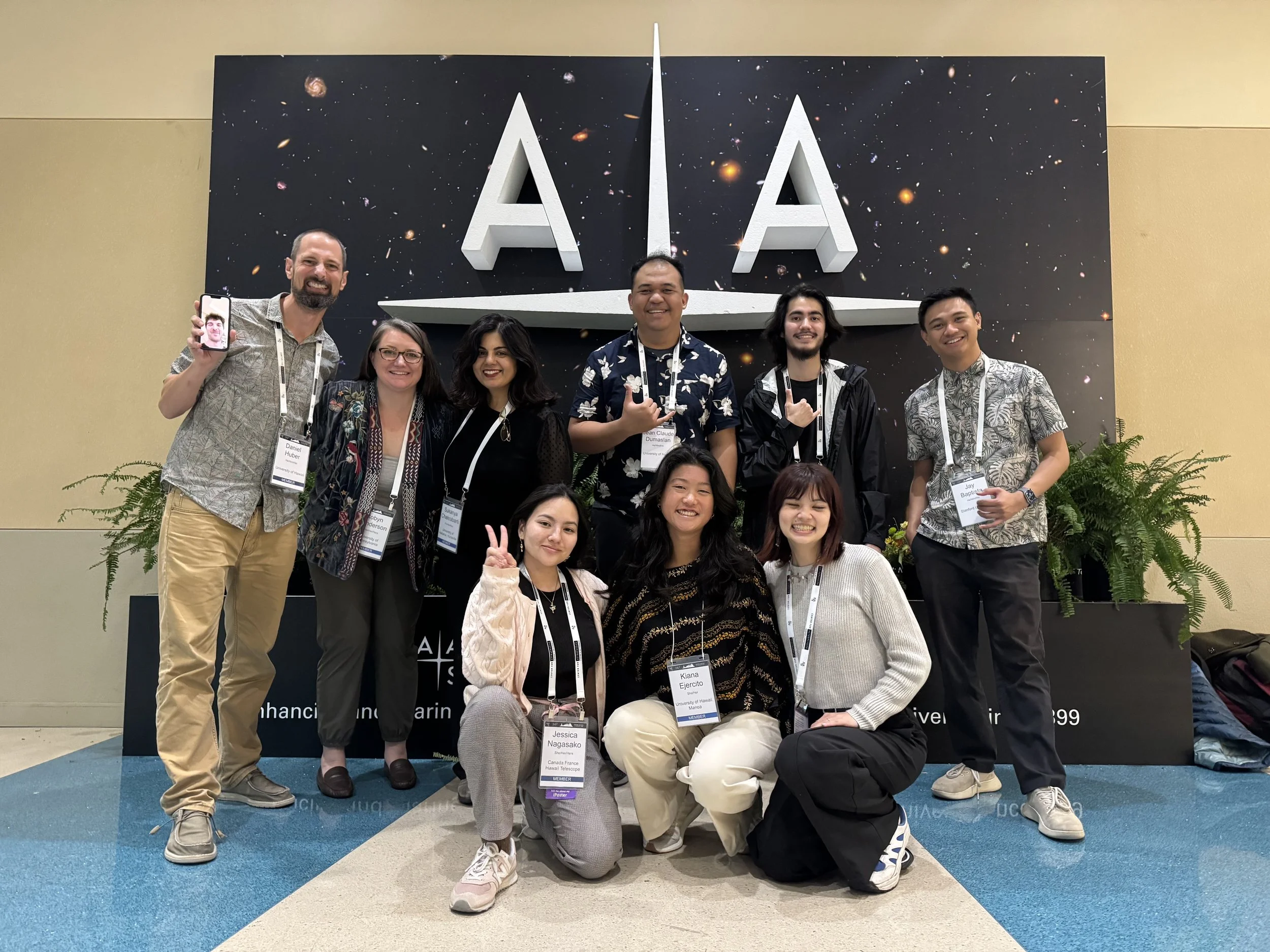 Maunakea Scholars Alumni Reconnect at AAS 247 Winter Meeting