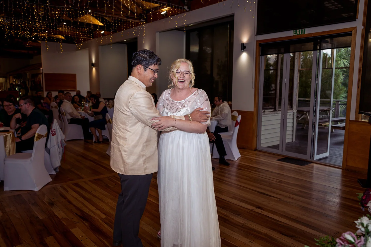 Kirstin and Justin share their first dance