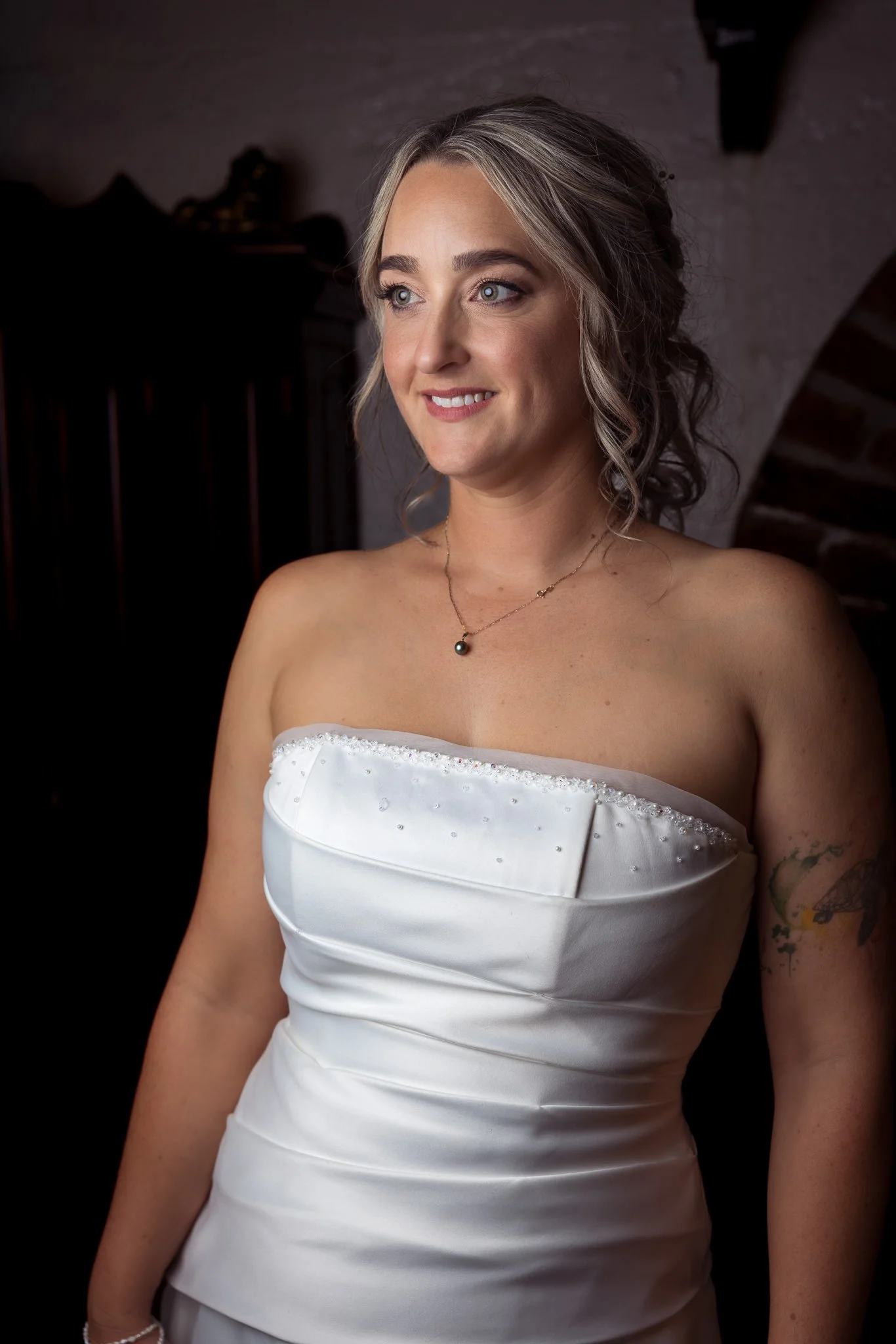 Portrait of Felicity in her strapless gown