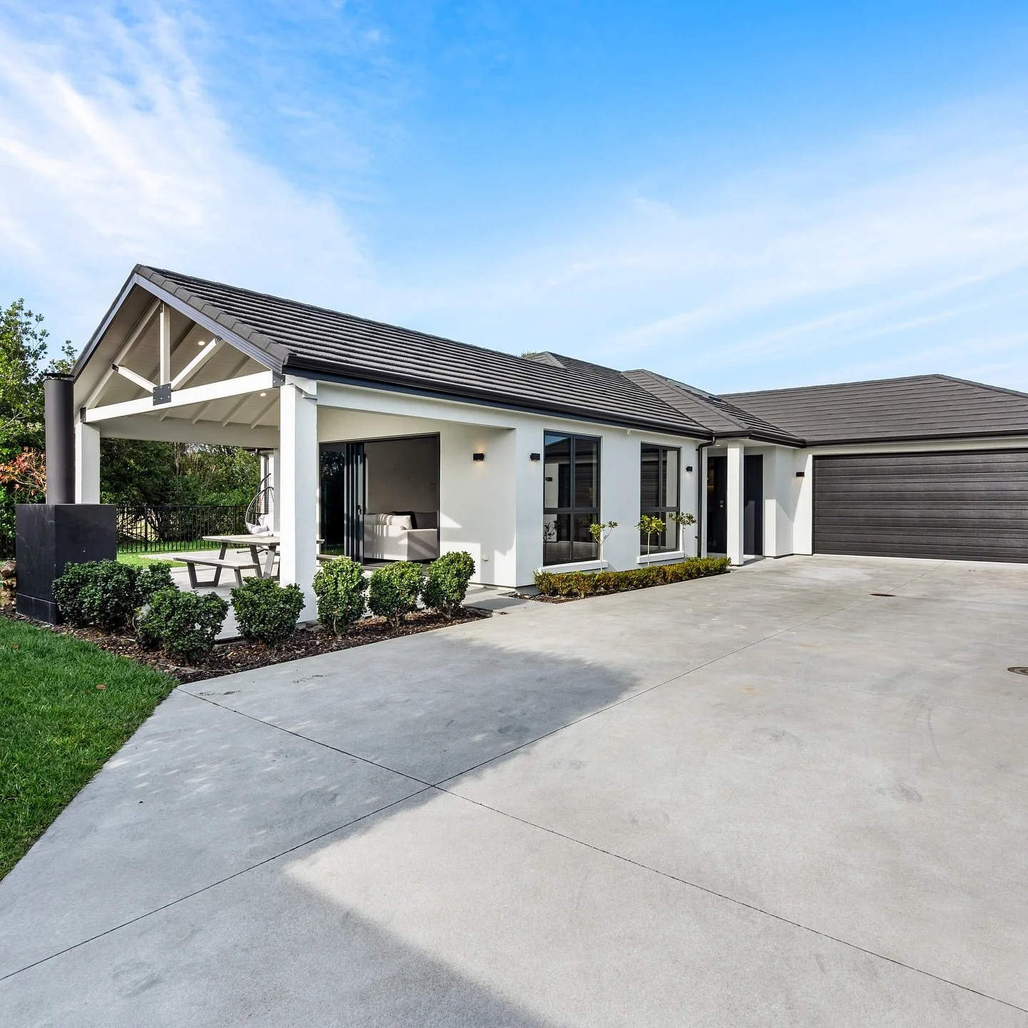 New listing 
33 Young Place, Taradale

Details 
&bull; 4 bedrooms 
&bull; 1 living 
&bull; 653 (more or less) land area 
&bull; 230 (more or less) floor area