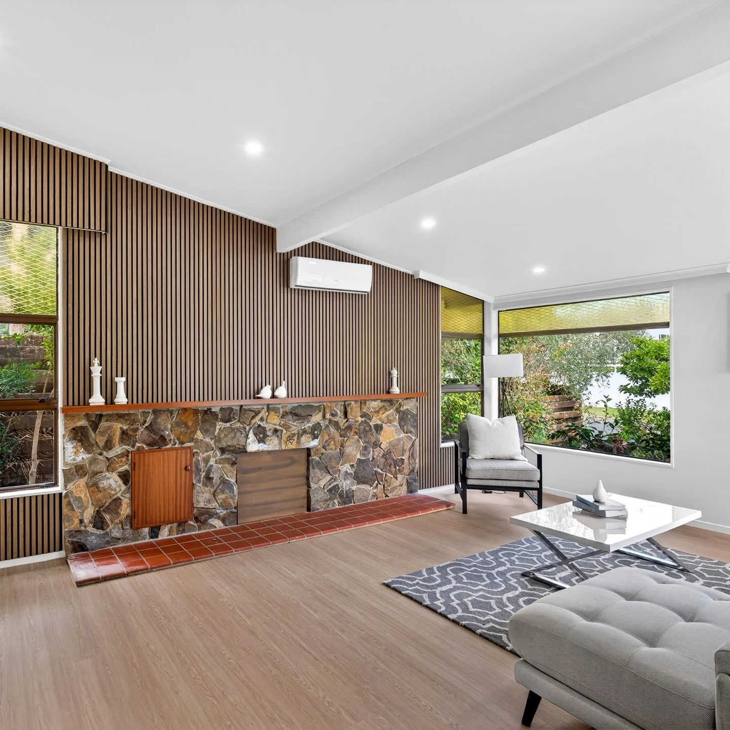 New listing
41 Muritai Crescent, Havelock North

Details 
&bull; 3 bedrooms
&bull; 1 living 
&bull; 610 (more or less) land area
&bull; 170 (more or less) floor area