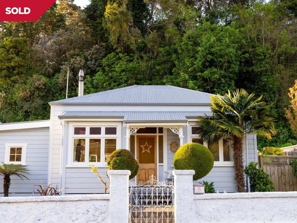8 Coote Road, Bluff Hill