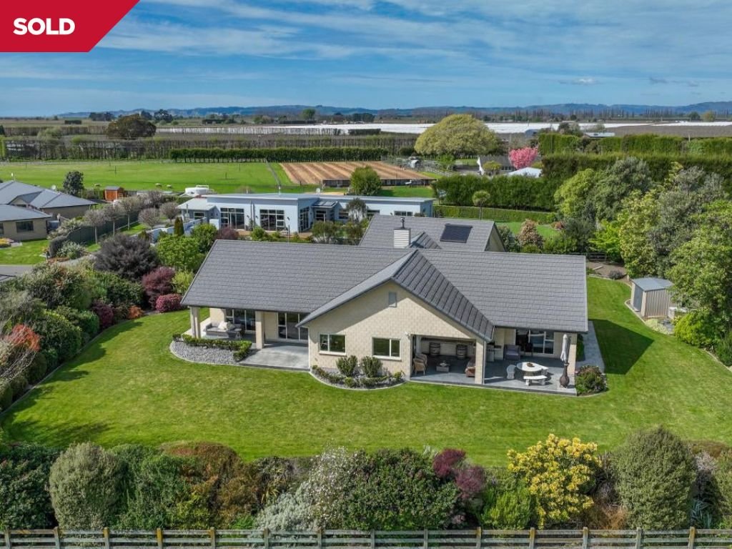 24 Gavin Black Street, Meaner