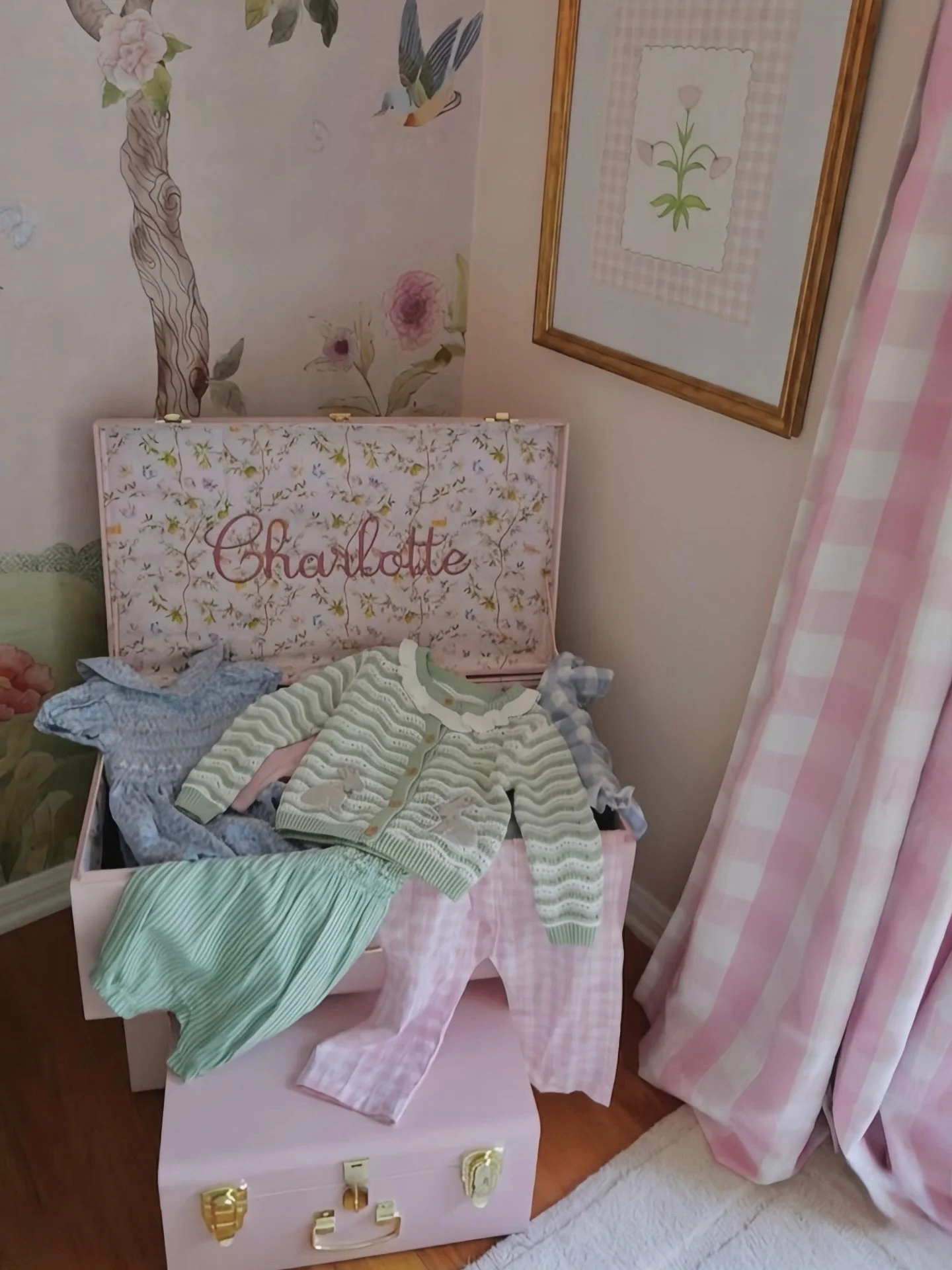 Spring has sprung in Charlotte&rsquo;s closet 🌸🌿