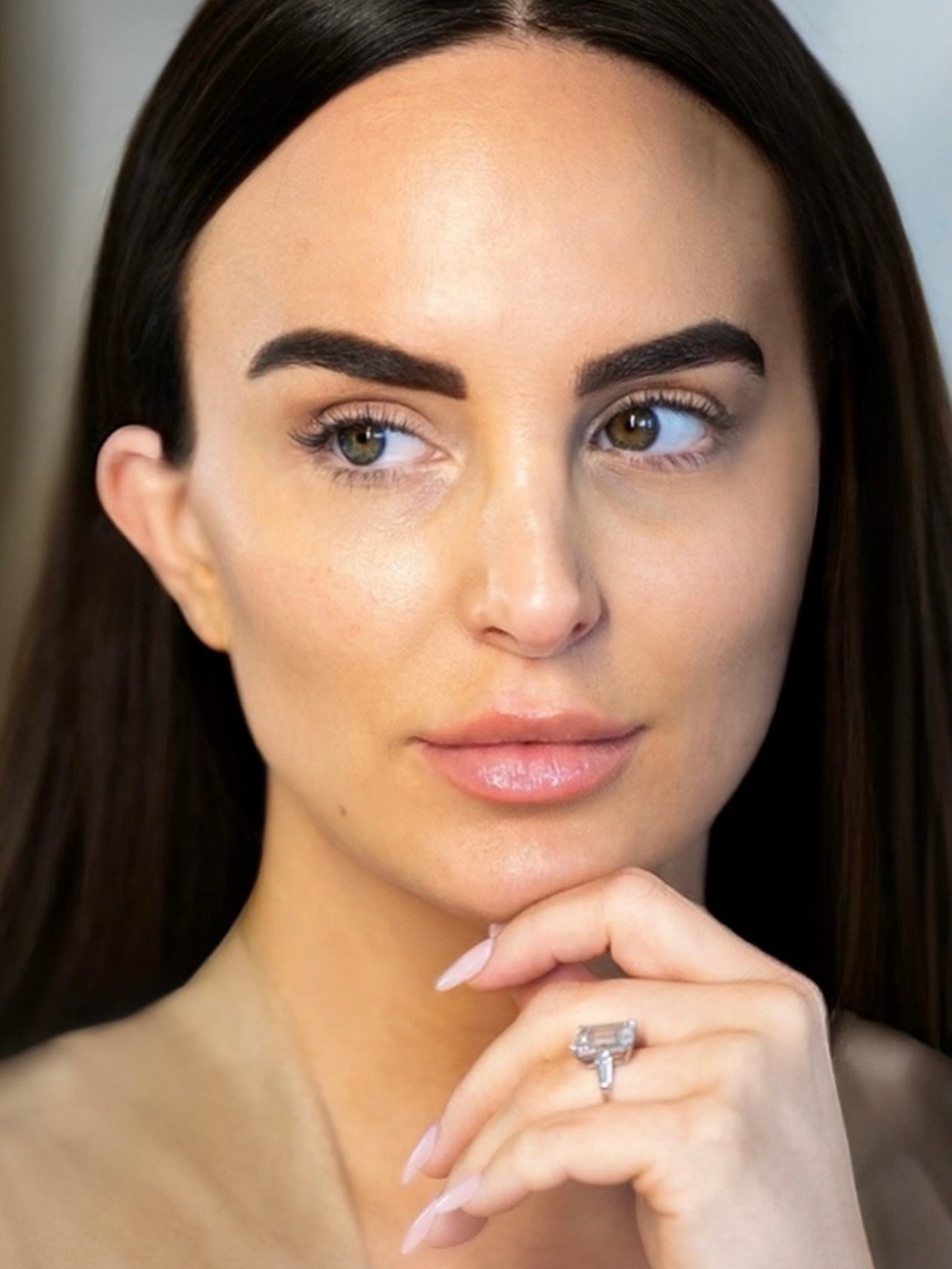 Things I do (and surprisingly don&rsquo;t do) for my skin in my thirties. Doing less has made my skin look the best it ever has:

&bull; I stopped washing my face in the morning (unless I worked out or used actives the night before).
&bull; SPF goes 