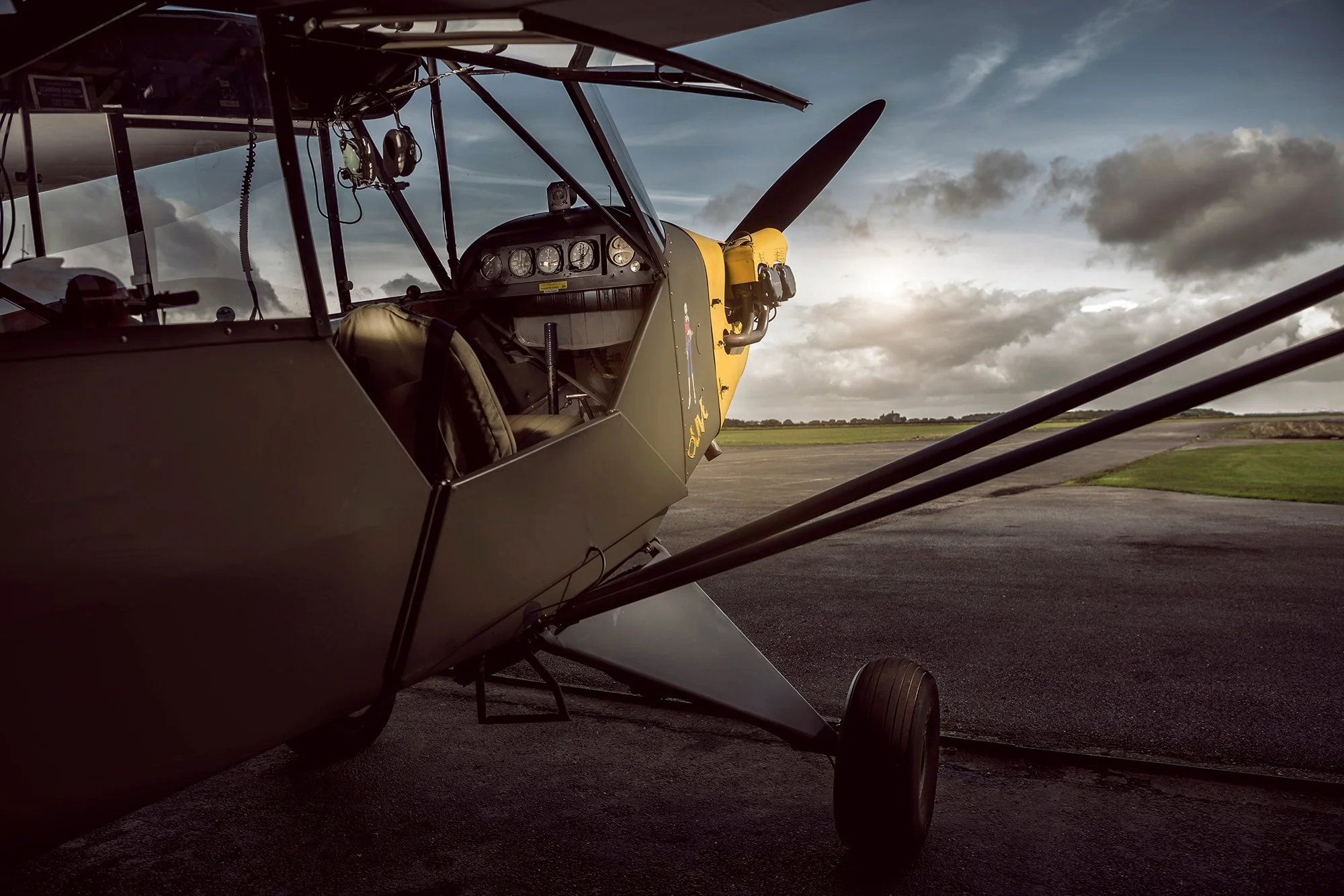 Aviation Photography Piper L4 Cub close up of cockpit