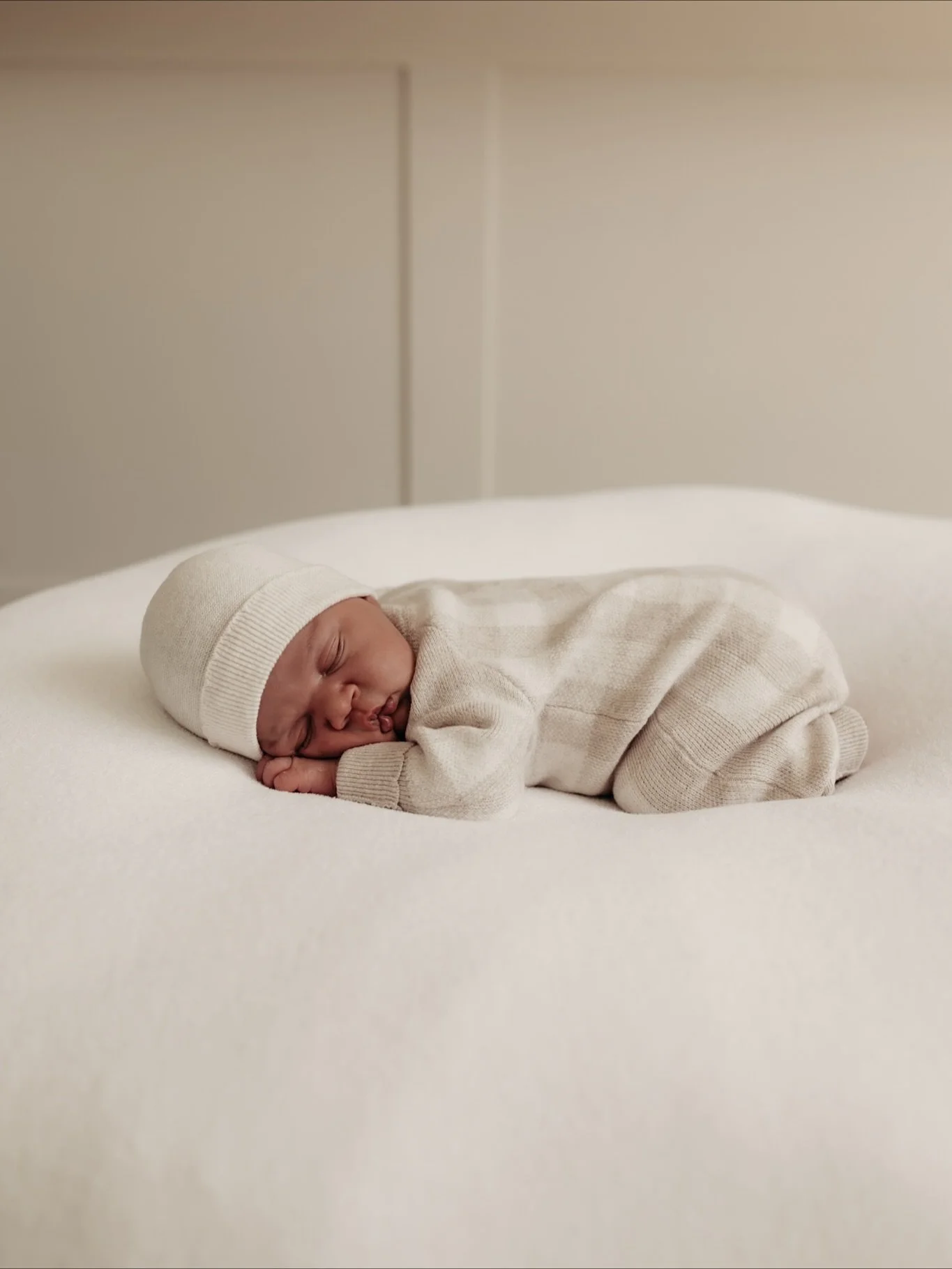 Can&rsquo;t believe I haven&rsquo;t got round to posting some images from the @isla_and_fraser Autumn campaign. They kindly asked me to be their photographer back in June and we had such a beautiful day in a Georgian house with 8 newborn models. 

It