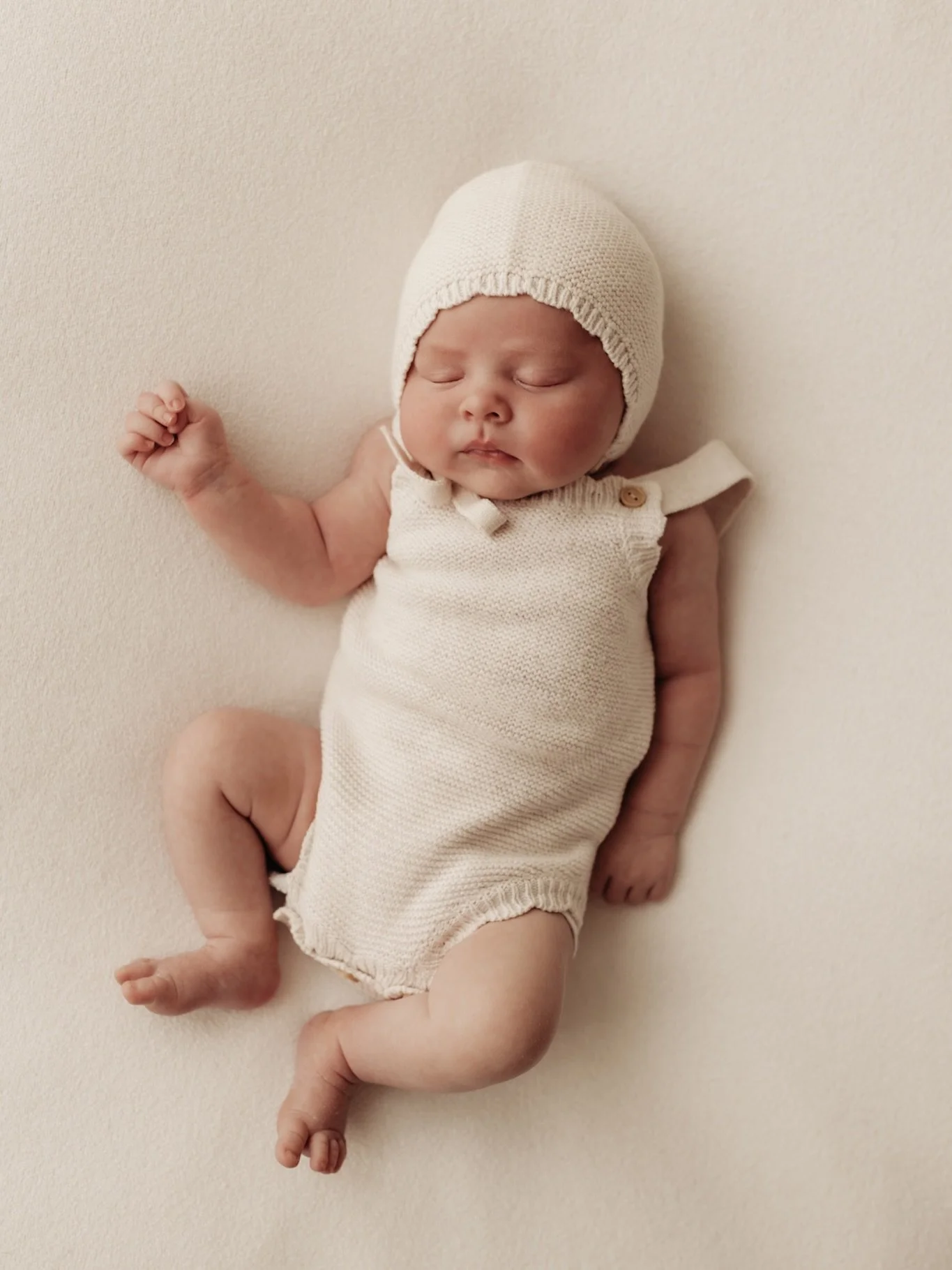 Mabel 🤍🌸 
Our daughter, Freddie&rsquo;s Sister.
Our spring arrival, our girl 🕊️☁️ 

&bull;

&bull;

&bull;

&bull;

&bull;

#kentphotographer #southeastphotographer  #newbornphotographer #familyphotographer #portraitphotography