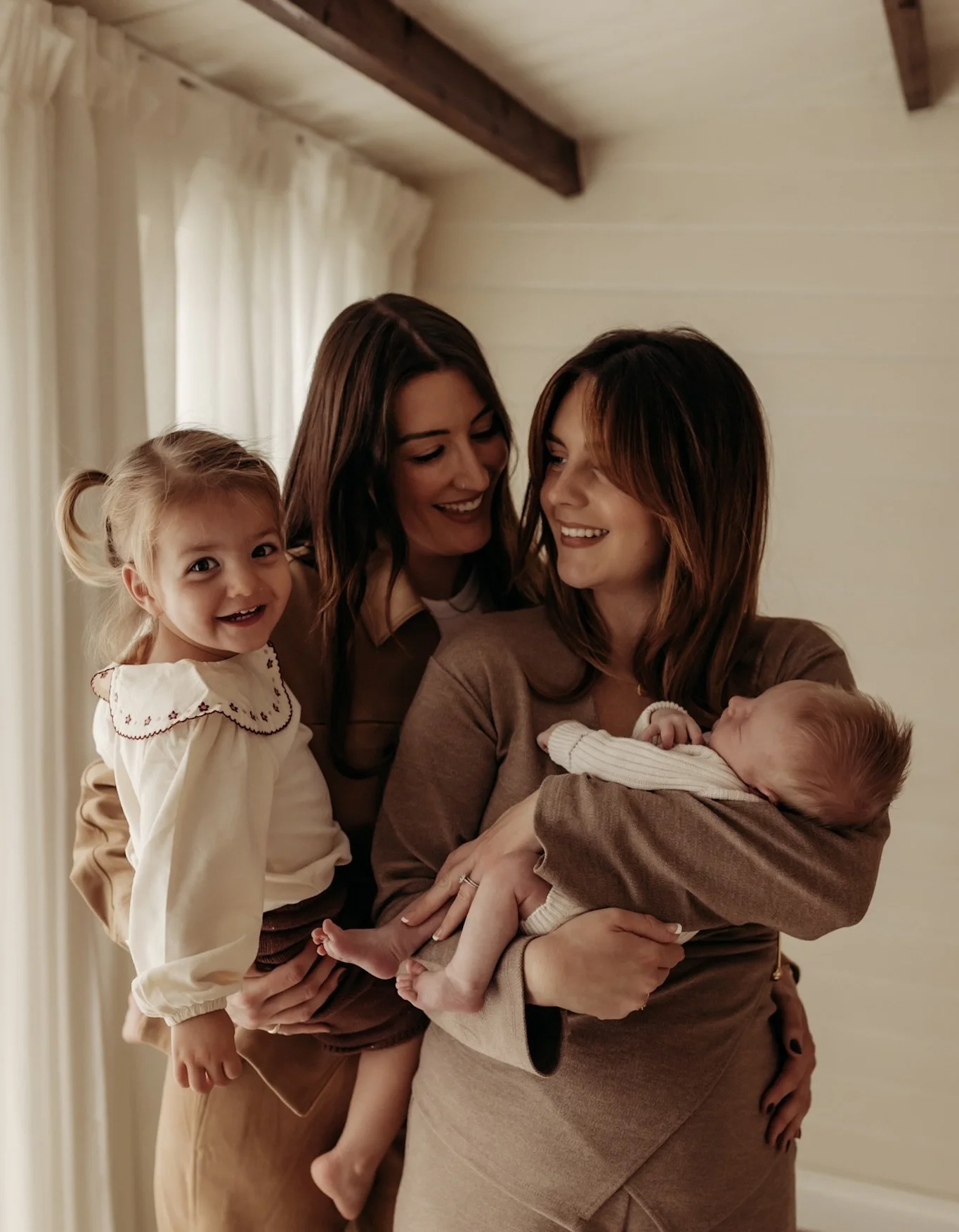 Always an honour welcoming families back and witness their love grow. 🥹

&bull;

&bull;

&bull;

&bull;

&bull;

#kentphotographer #southeastphotographer  #newbornphotographer #familyphotographer #portraitphotography