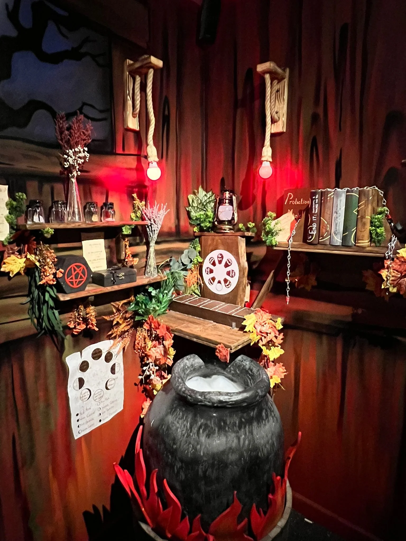 Witch's Cauldron Puzzle Pod