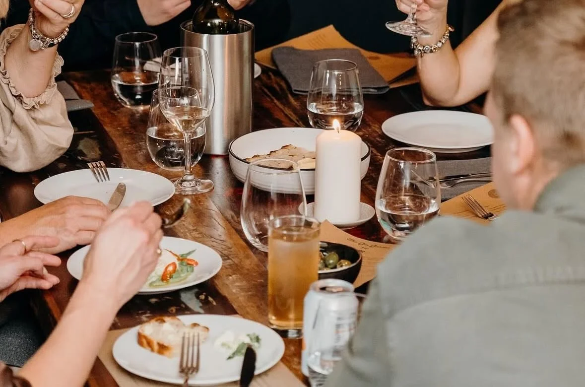 4 weeks to go&hellip;
Book in your pre Christmas catch up at Bootleg

See you soon x