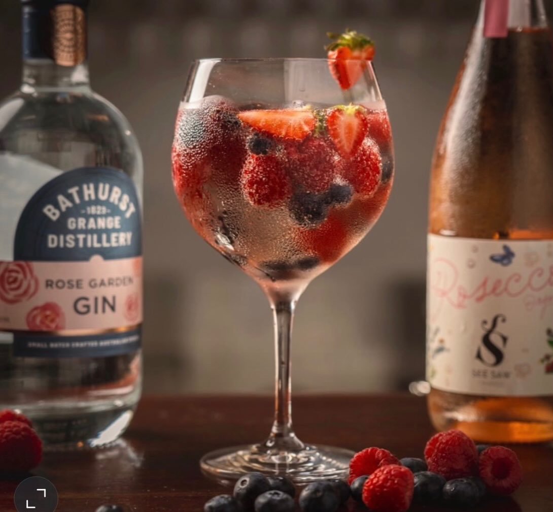 All our gins and spritzes are $15 every Friday 

Come and celebrate the weekend x