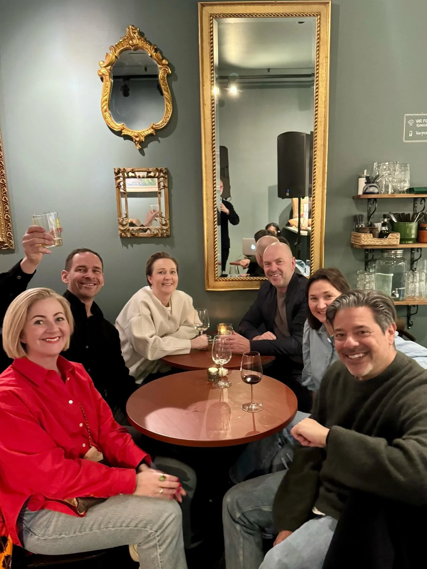 Tack f&ouml;r en fantastisk &ouml;ppning hos oss p&aring; Kungsholmen! Vi tackar alla som kom och gjorde dagpenning kv&auml;llen till en succ&eacute;! Nu k&ouml;r vi in i kaklet, s&aring; varmt v&auml;lkomna och k&auml;ka god pizza 🍕