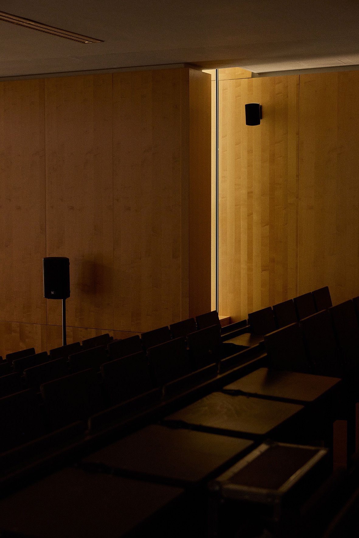 25CW28_Andrea_Vesela-Grüsse_nach_Hause-111-Final LOW.jpg