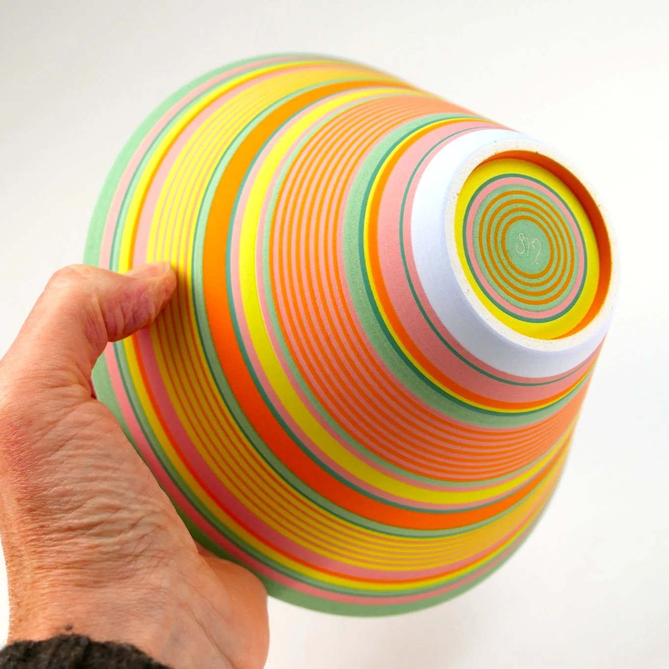 YL con wide rim base 96dpi.jpg