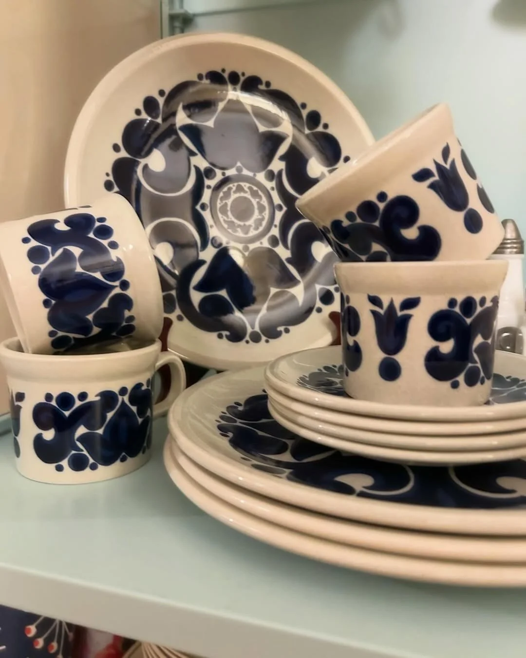 We are pleased to welcome @kindside.treasury to the @vpop613 SUMMER LOADING... Hand crafted &amp; vintage market @nextdoorottawa in @wellington_west

🌿Get ready to discover a one-of-a-kind marketplace celebrating all things local and unique! Whether