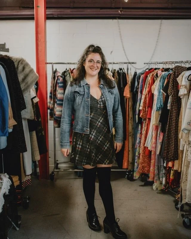 We are pleased to welcome @deadladythingsvintage to the @vpop613 SUMMER LOADING... Hand crafted &amp; vintage market @nextdoorottawa in @wellington_west

🌿Get ready to discover a one-of-a-kind marketplace celebrating all things local and unique! Whe