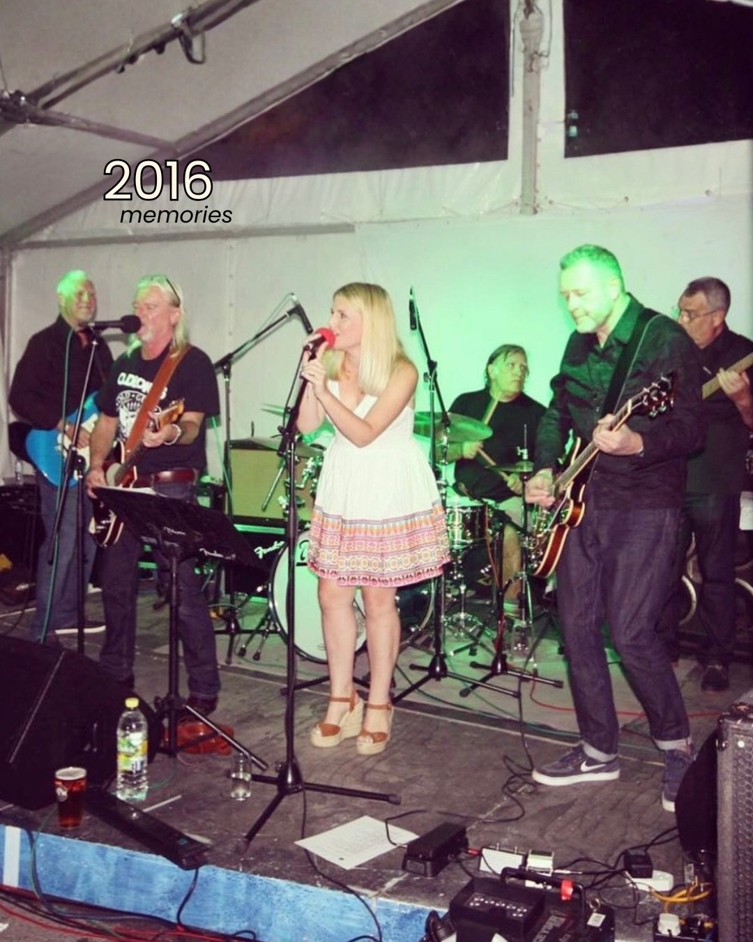 2016 🤍 (jumping on this trend!) 

Powered by gin &amp; good intentions, flower-crown filters, ambition, mum-guilt and a lot of quiet figuring-it-out.

These photos were taken before I started my business.
Before I knew I&rsquo;d go freelance.
Before