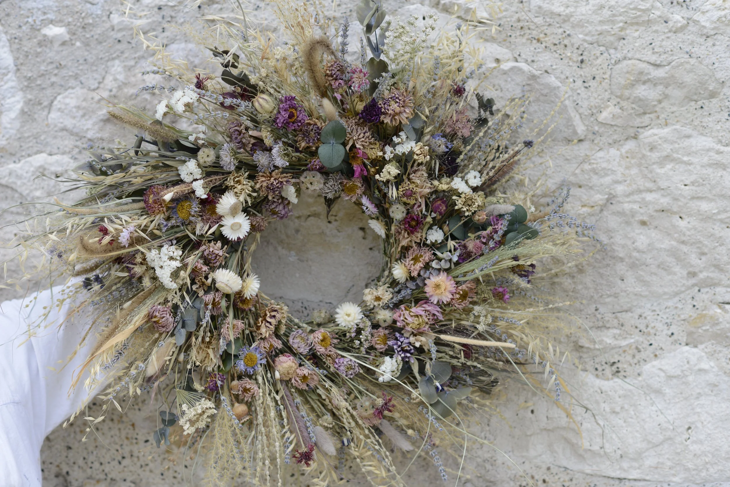 light dried floral wreath.JPG