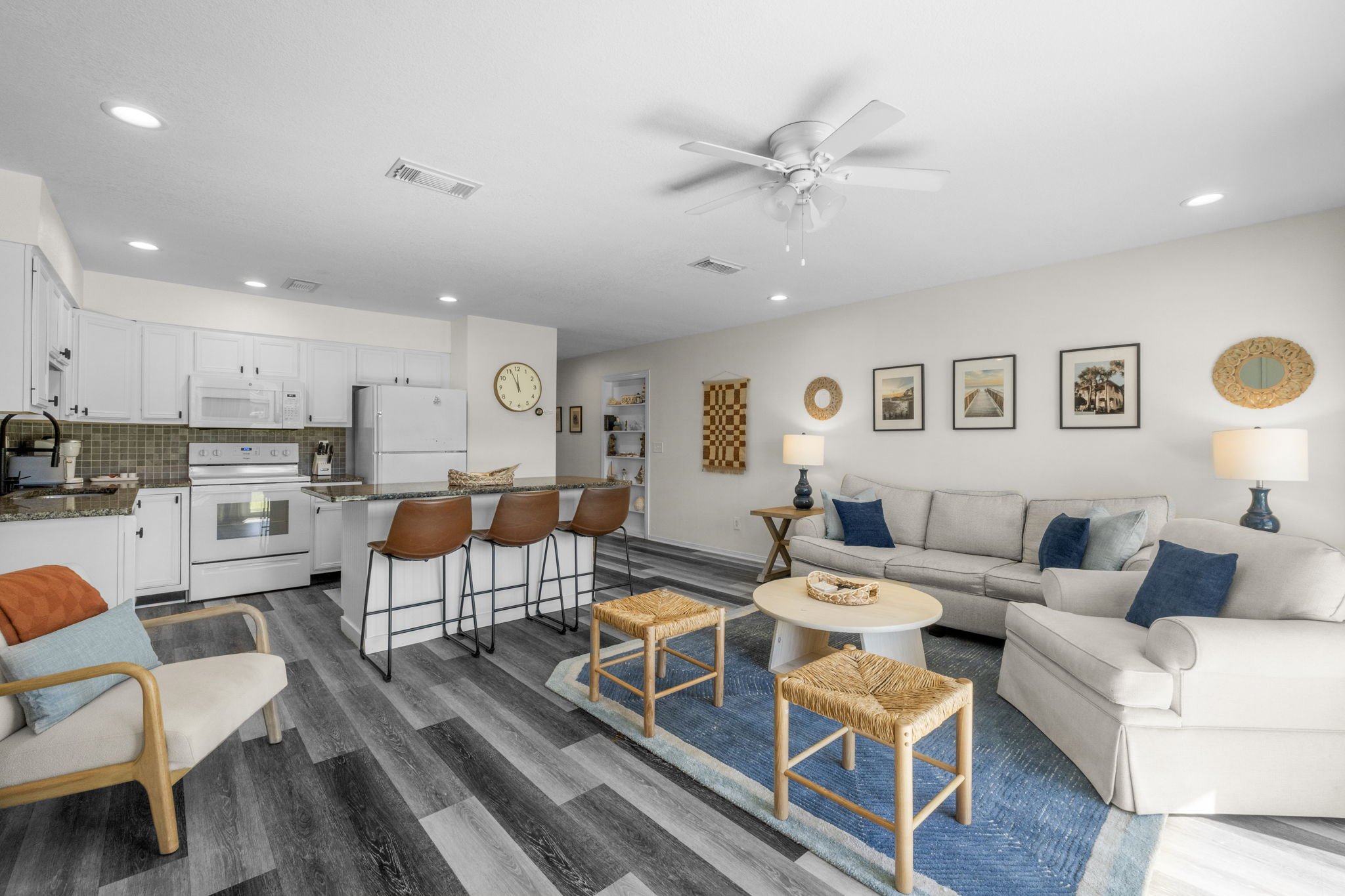 24-web-or-mls-1630-Scenic-Gulf-Dr-9D-15.jpg