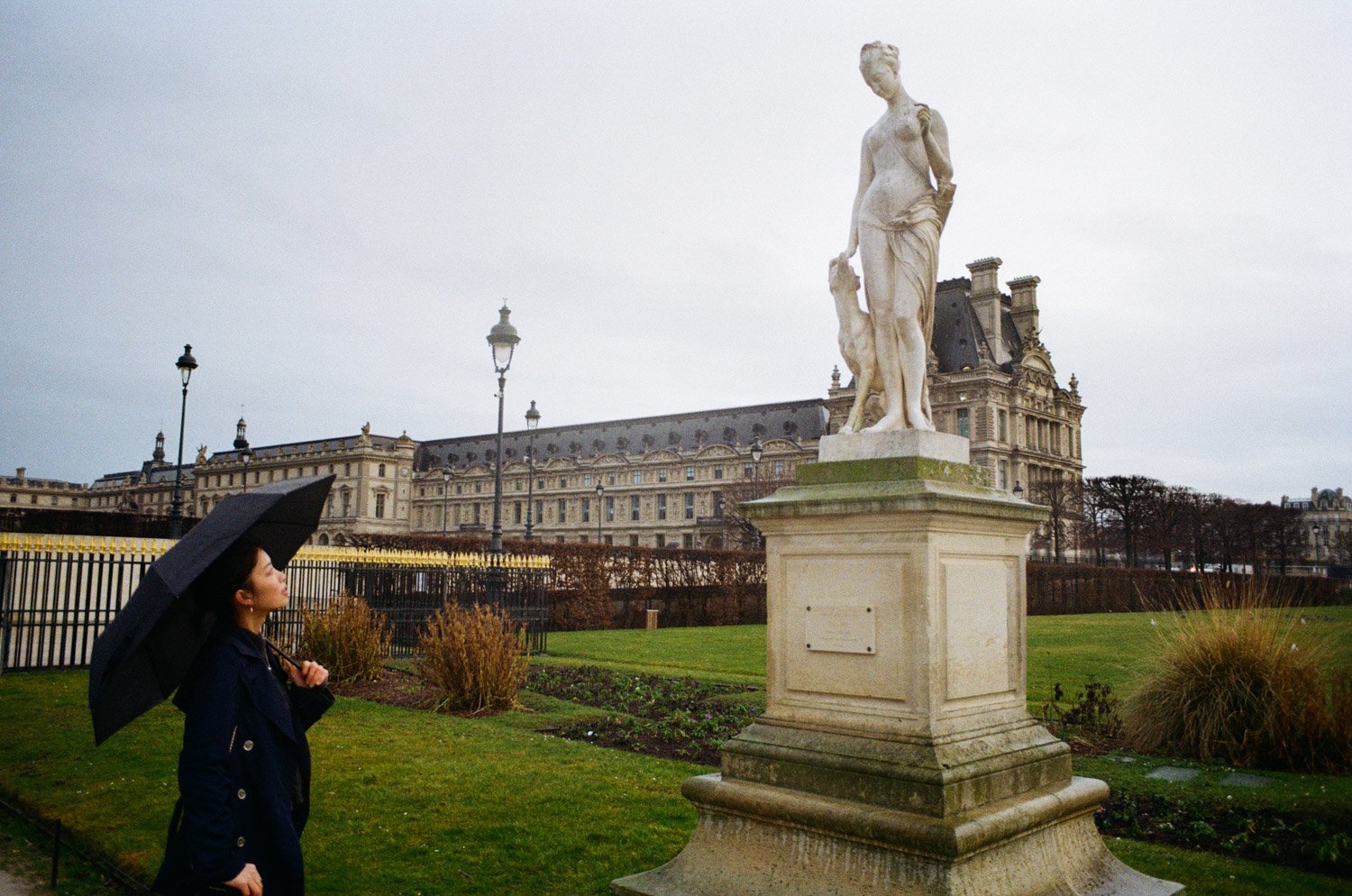woman_tuileries.jpg