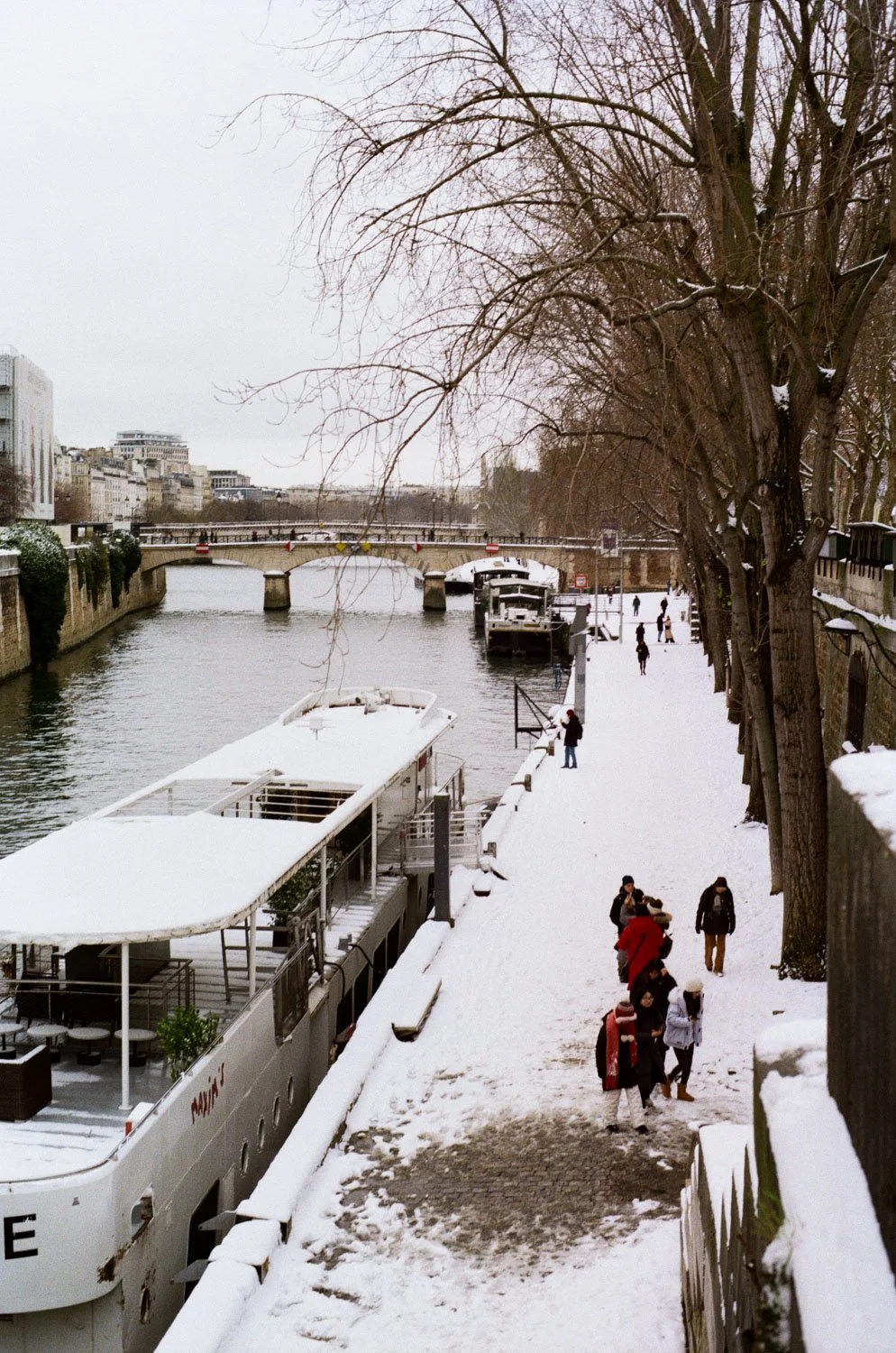 Banks of Seine under snow