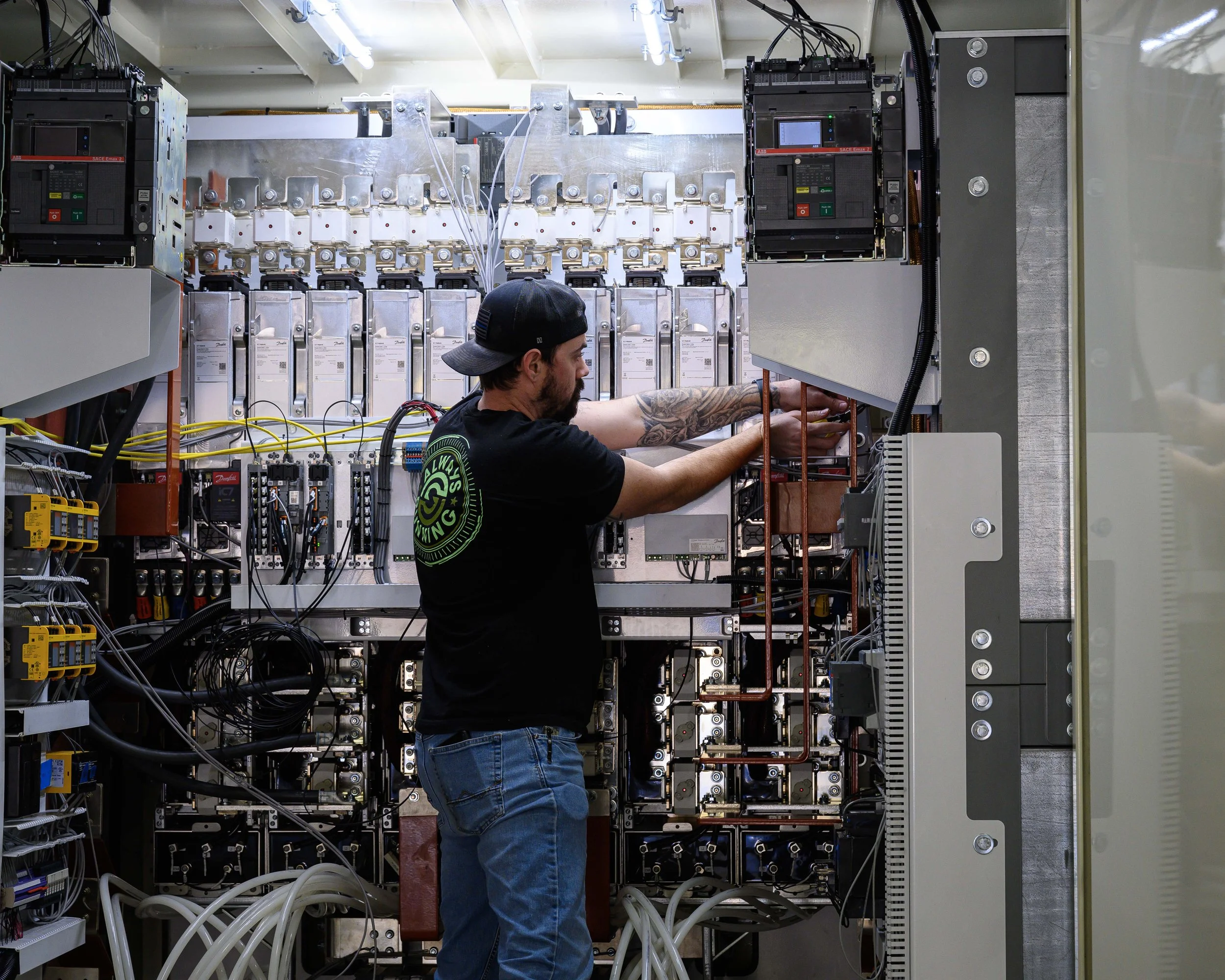 SPOC Cat Box_finishing touches_2632-1 copy.jpg