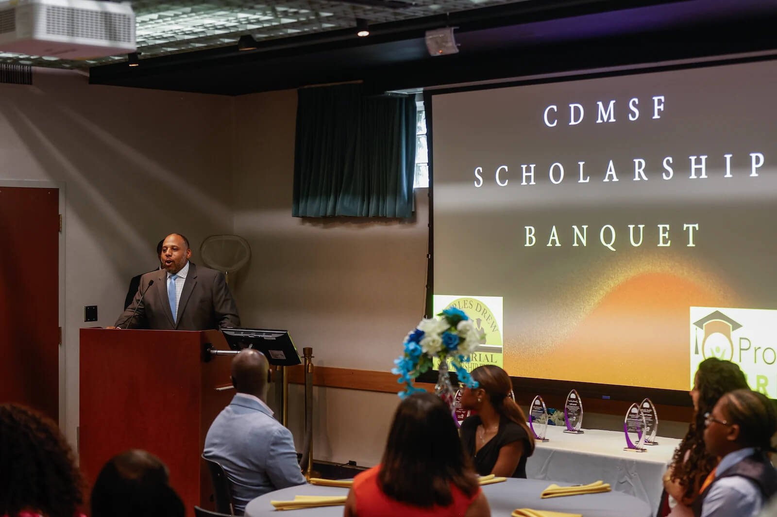 scholarship-banquet-8.jpg