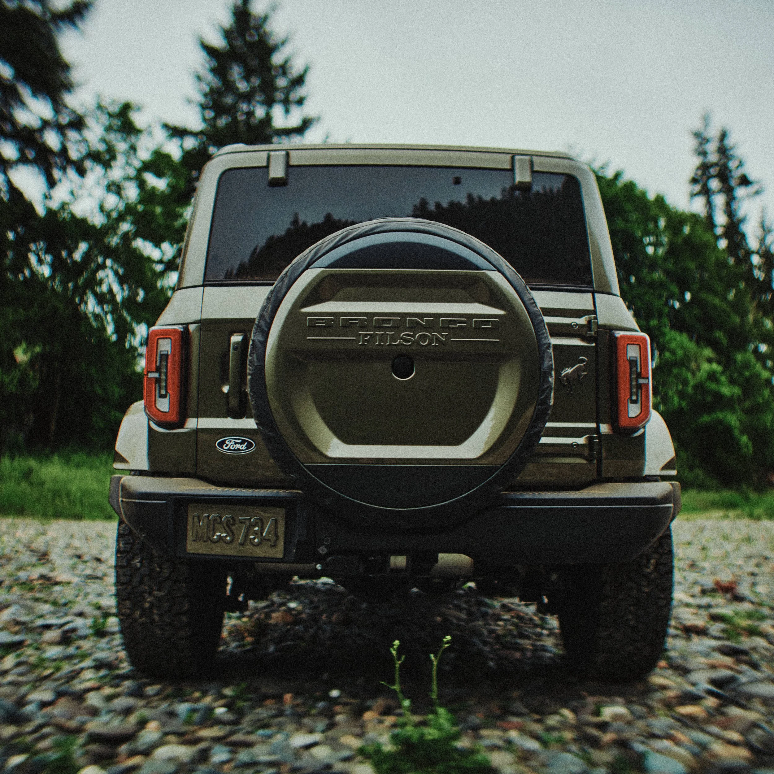 Back side of Bronco Filson Standard Edition
