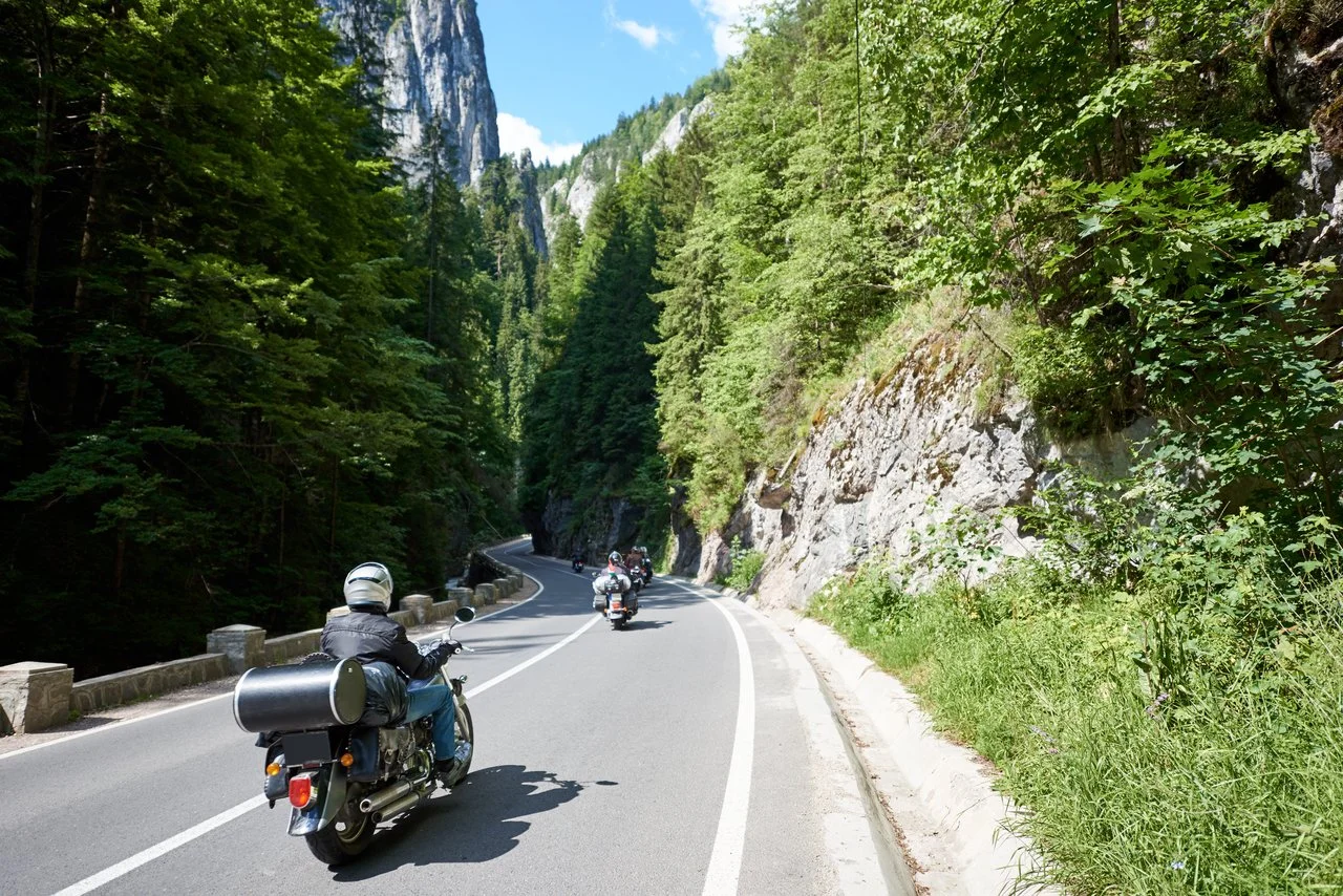 Partir à plusieurs à la retraite à moto