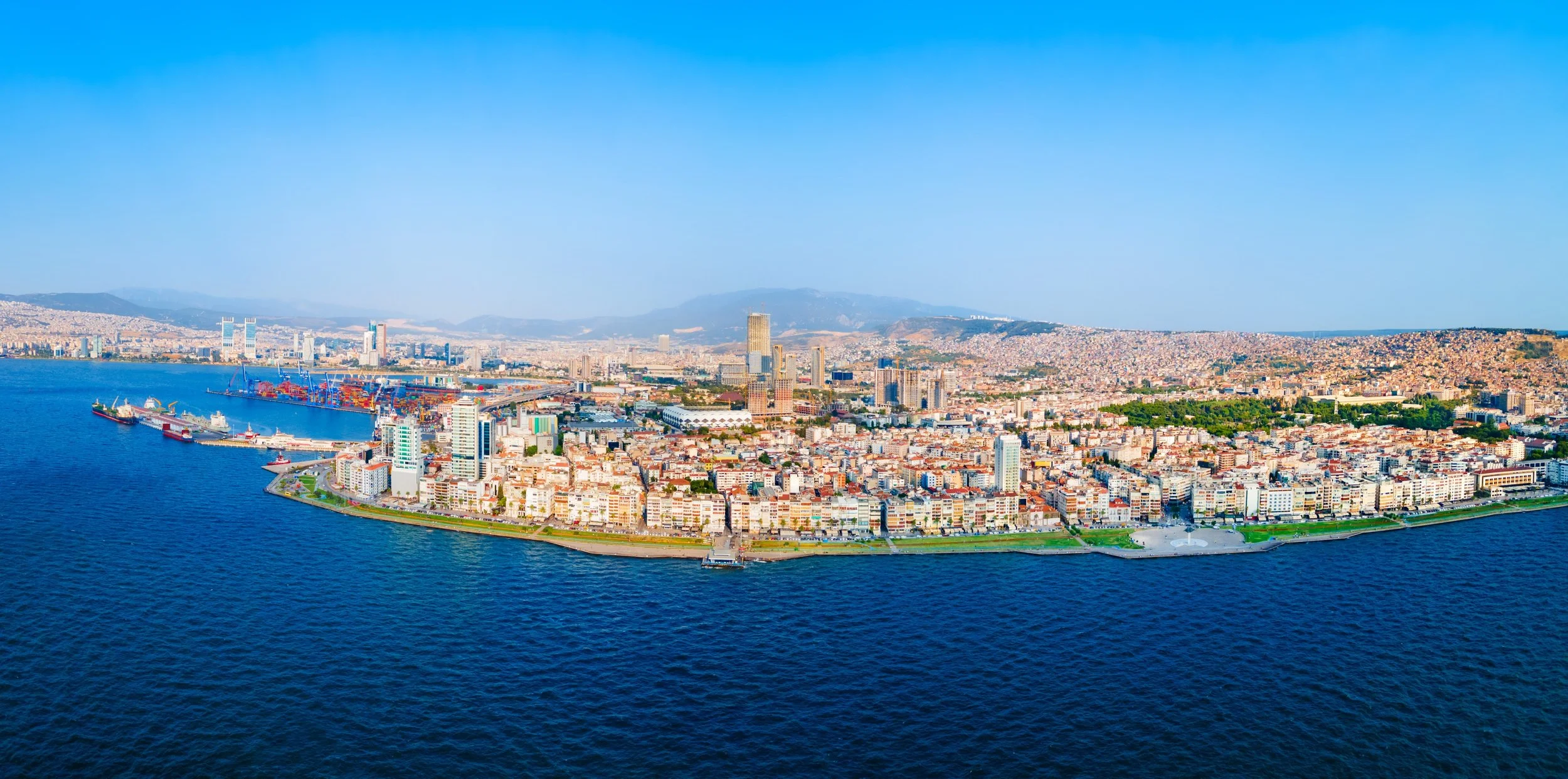 Izmir_shutterstock_2589996257.jpg