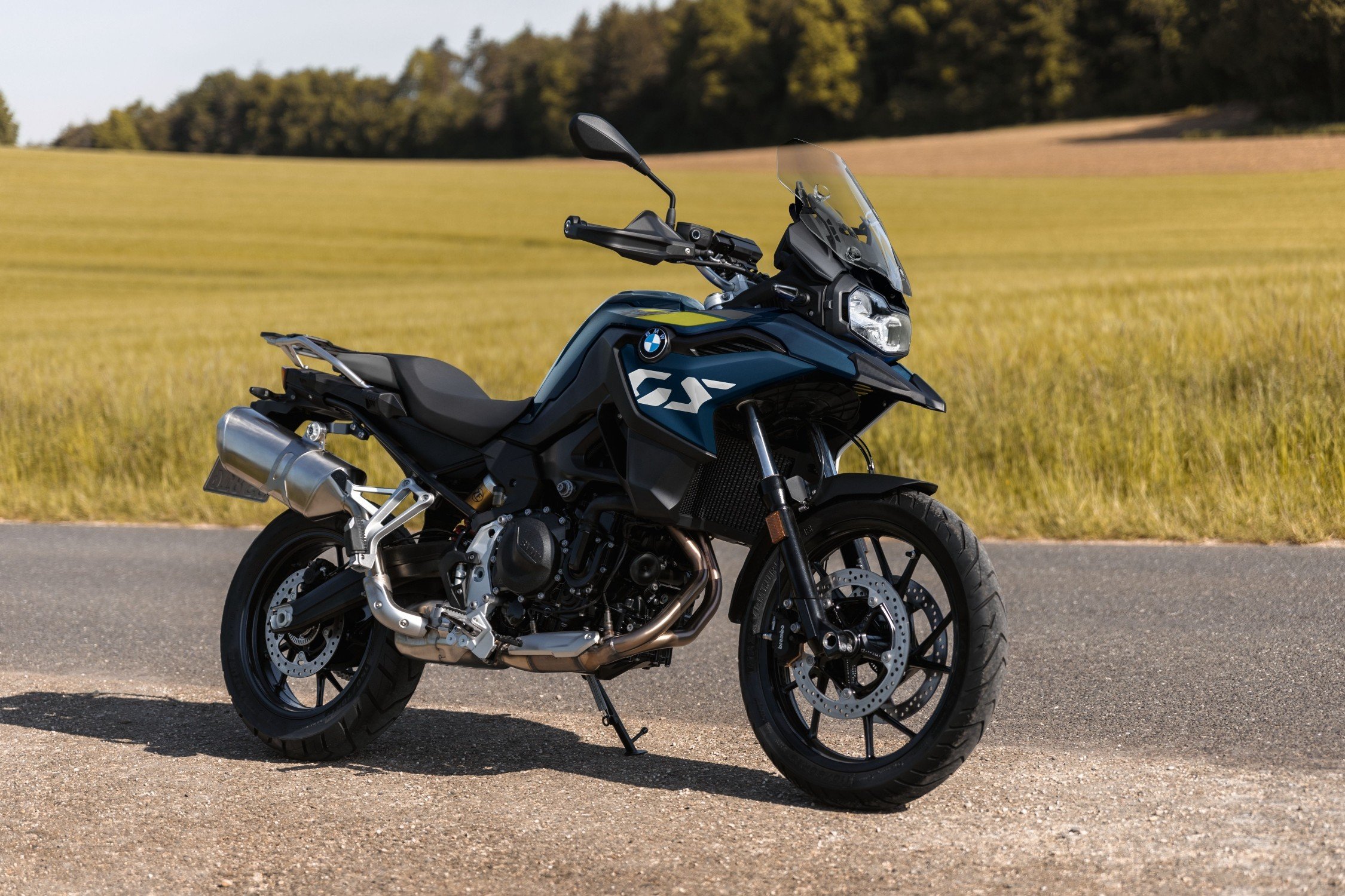 P90608204_lowRes_bmw-motorrad-model-r.jpg