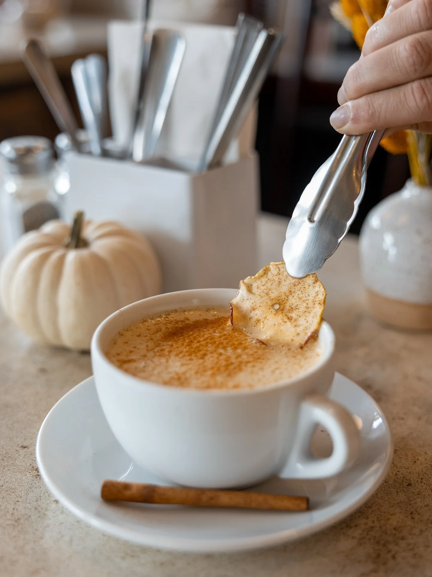 🍎 all the best flavors of autumn in one cup!
