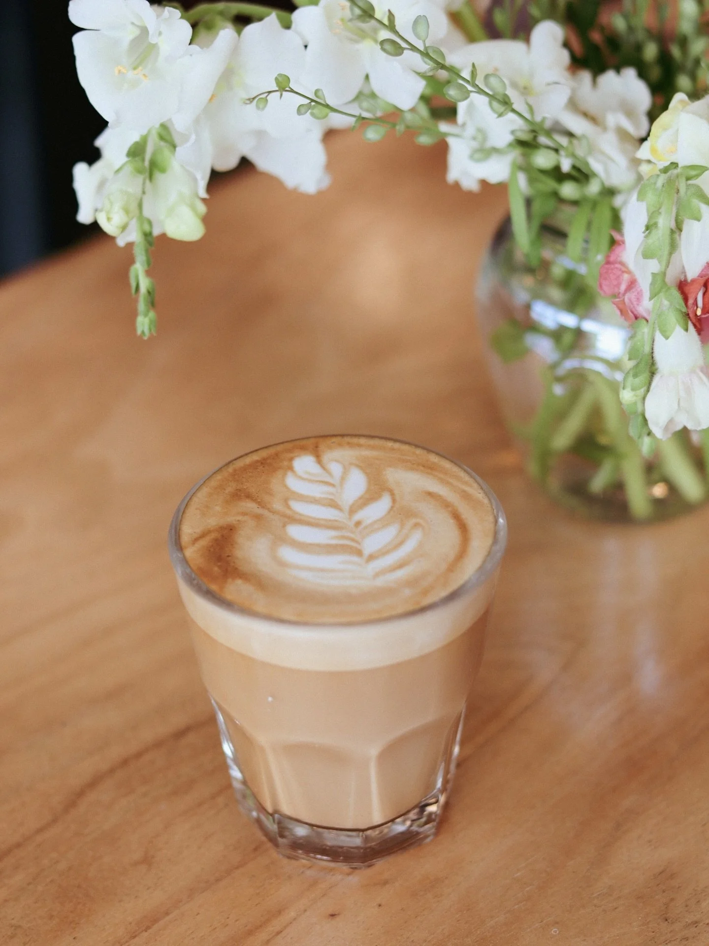 Tonight at our Lake Placid shop is the monthly Sara-Placid Silent Book Club night! 📚Bring a book for holiday book swap! 
Our bar and kitchen will be open with our full menu as well as today&rsquo;s soup special (Broccoli Cheddar)!

All are welcome☺️