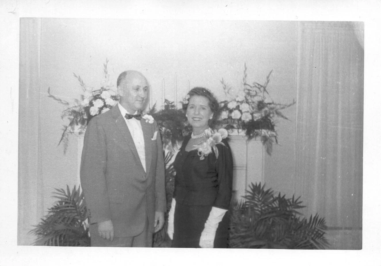 Gray and Vertis wedding 1956_005.jpg