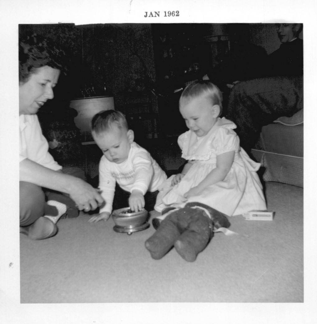 Gray Leinbach photos of Grandchildren around 1961 and 1962_016.jpg