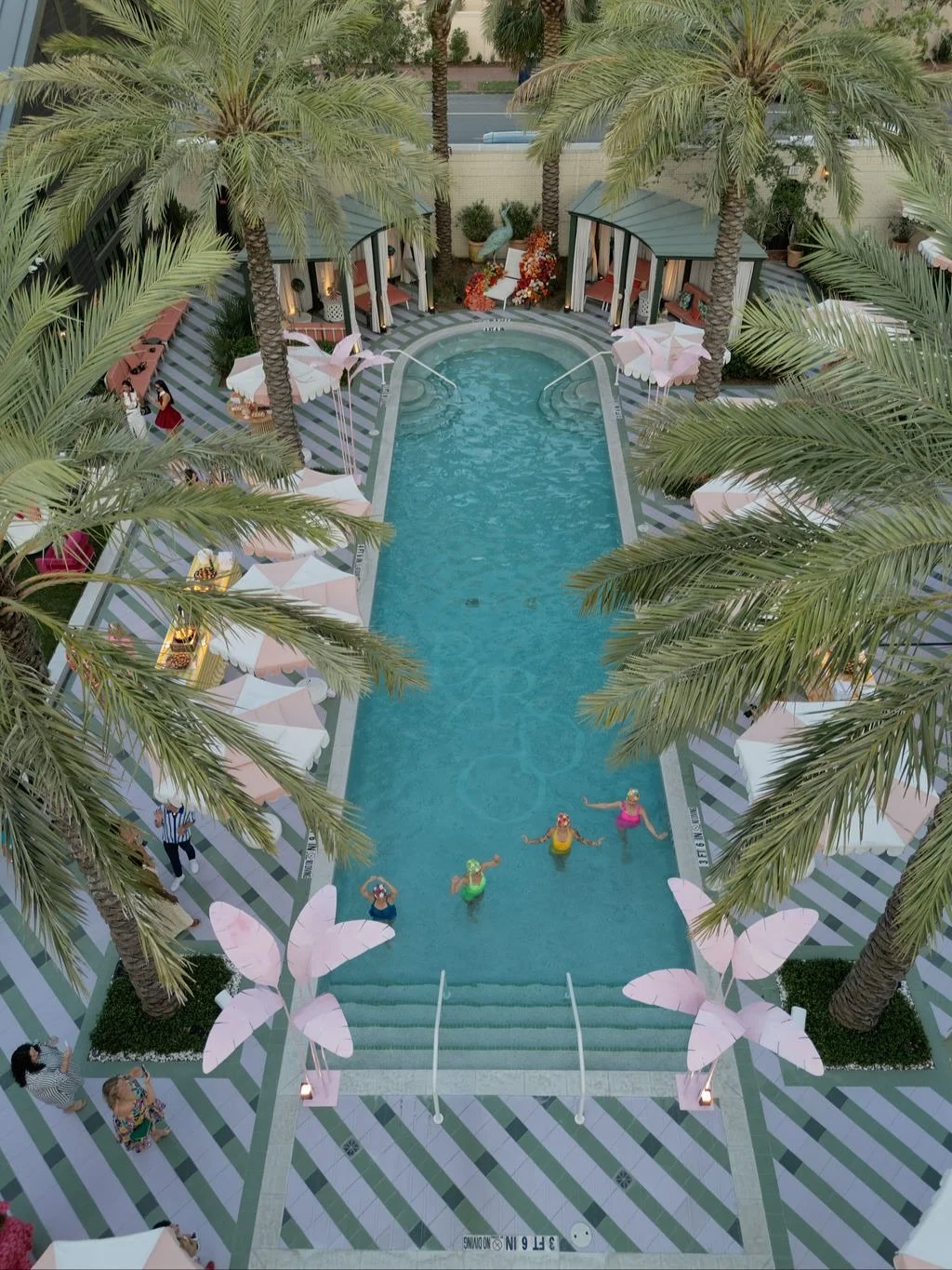 I&rsquo;m now a big fan of Hotel Bardo in Savannah for a bright, cheerful celebration. Absolutely loved the welcome party @taraskinnerevents threw together for our industry! Bravo to all of the amazing vendors who put on one heck of a showcase!

Host