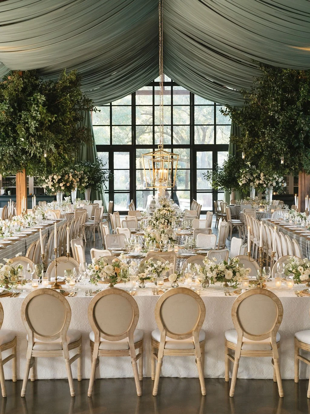 Luxury Wedding Floral Design: How to Work with Your Florist