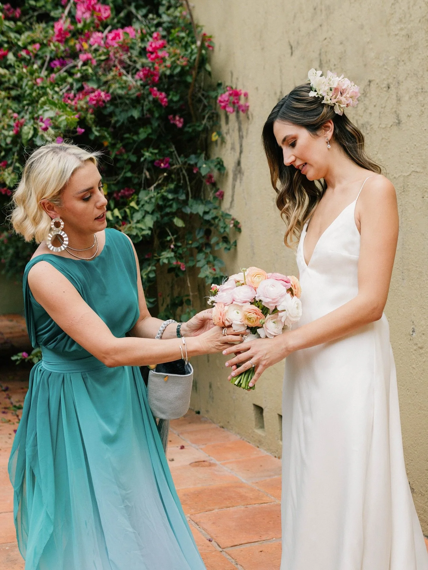 Una pareja llena de colores en Mesa de Yeguas 🌸🌺🌼

L+N ya casi van para los dos a&ntilde;os!

Dise&ntilde;o: @susydesign_ 
Fotos: @amoreternofoto 

@maldoortiz