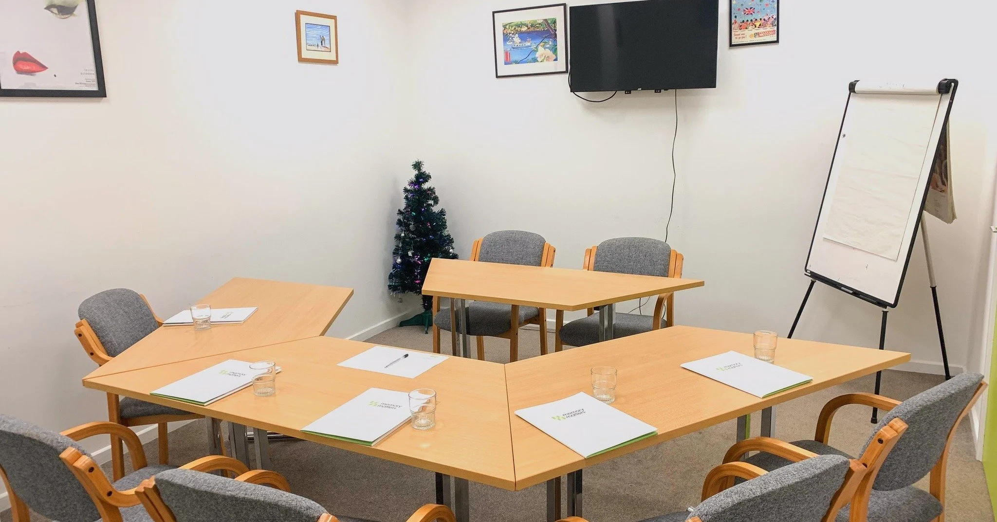 Exploring Dementia Training &ndash; A Huge Success!⭐

On Friday 5th December, Shania and Cyana from Memory Matters delivered an insightful Exploring Dementia training session at the Memory Matters Hub, open for anyone to join.

The feedback was fanta